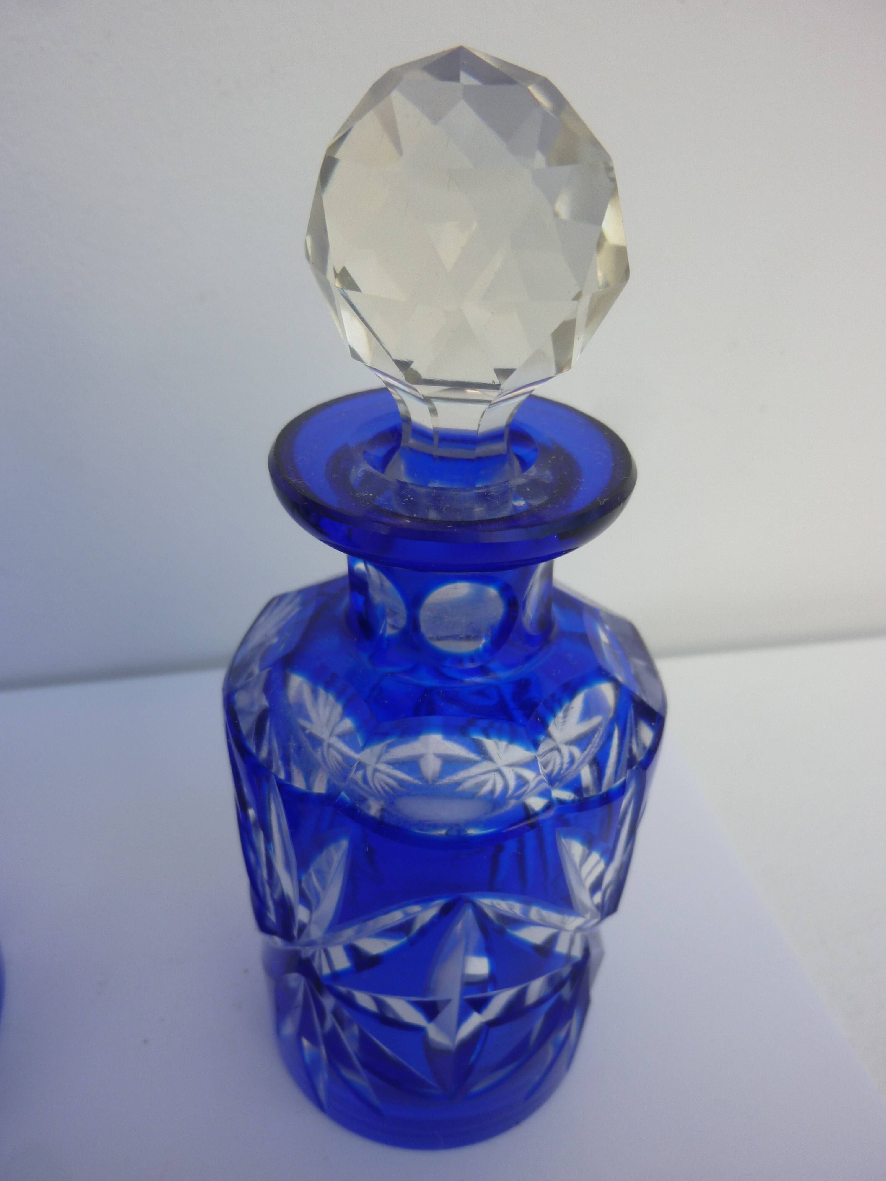 Set of 3 crystal bottles cut cobalt blue and transparent St Louis, Baccarat