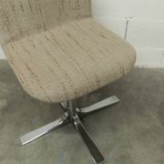 Chaise pivotante chrome et tissu chiné propre et solide 1970
