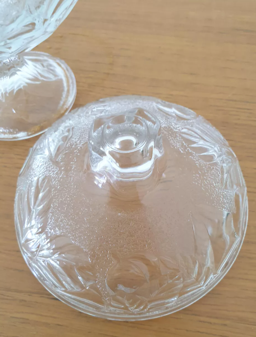 Chiseled glass candy box