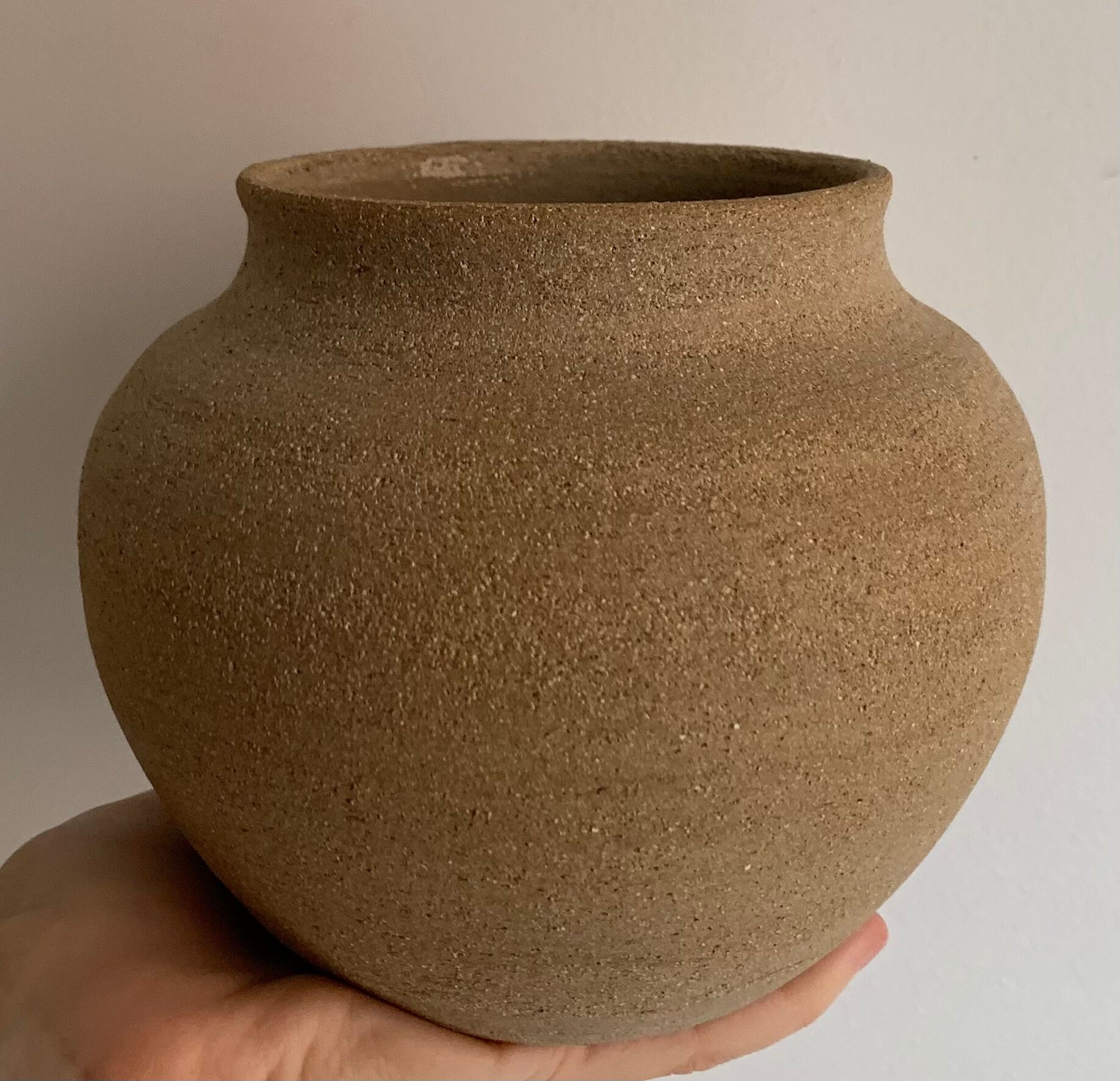 Round vase