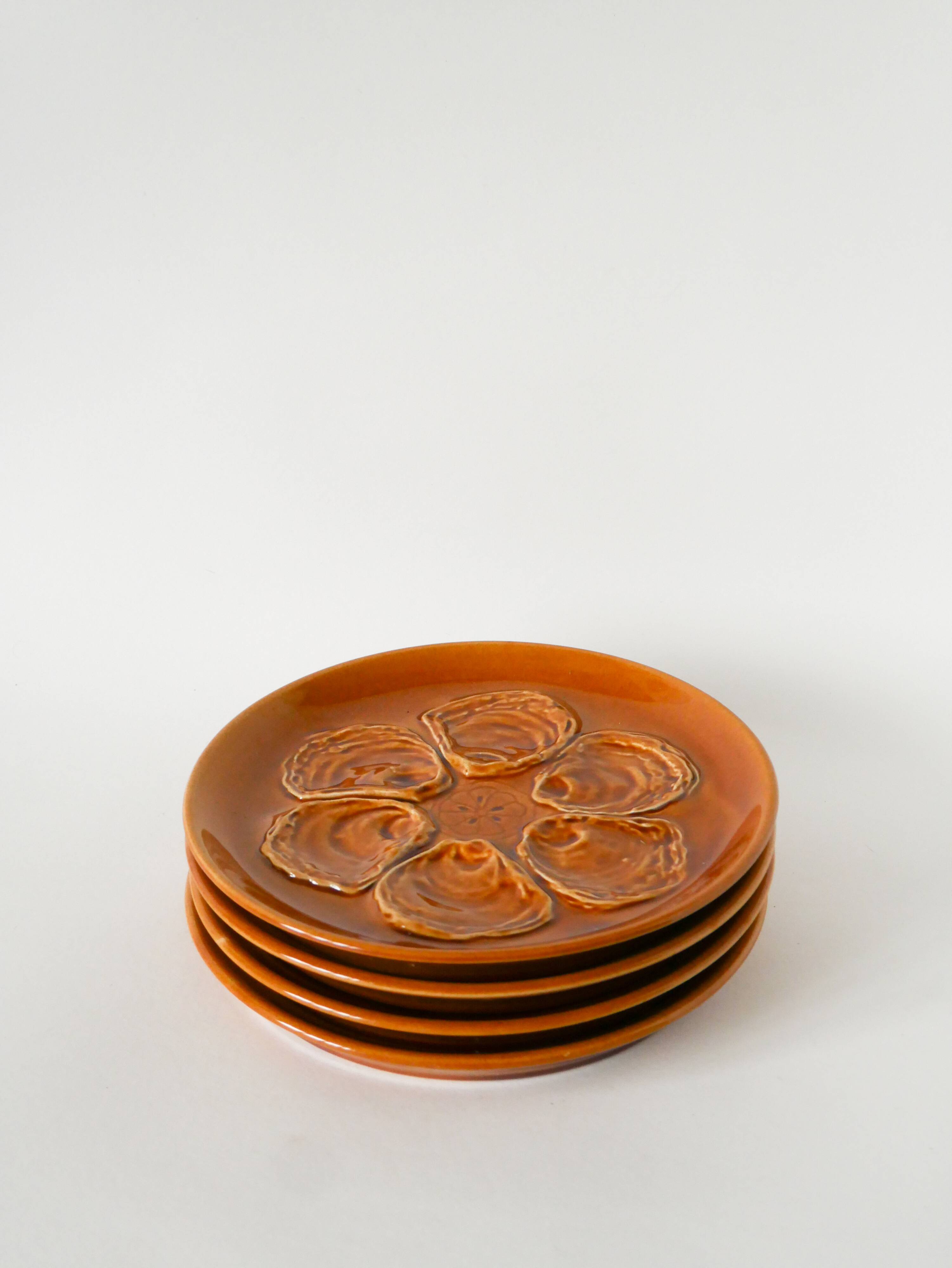 Set of 4 oyster plates in majolica, Mustard Yellow, 1970.