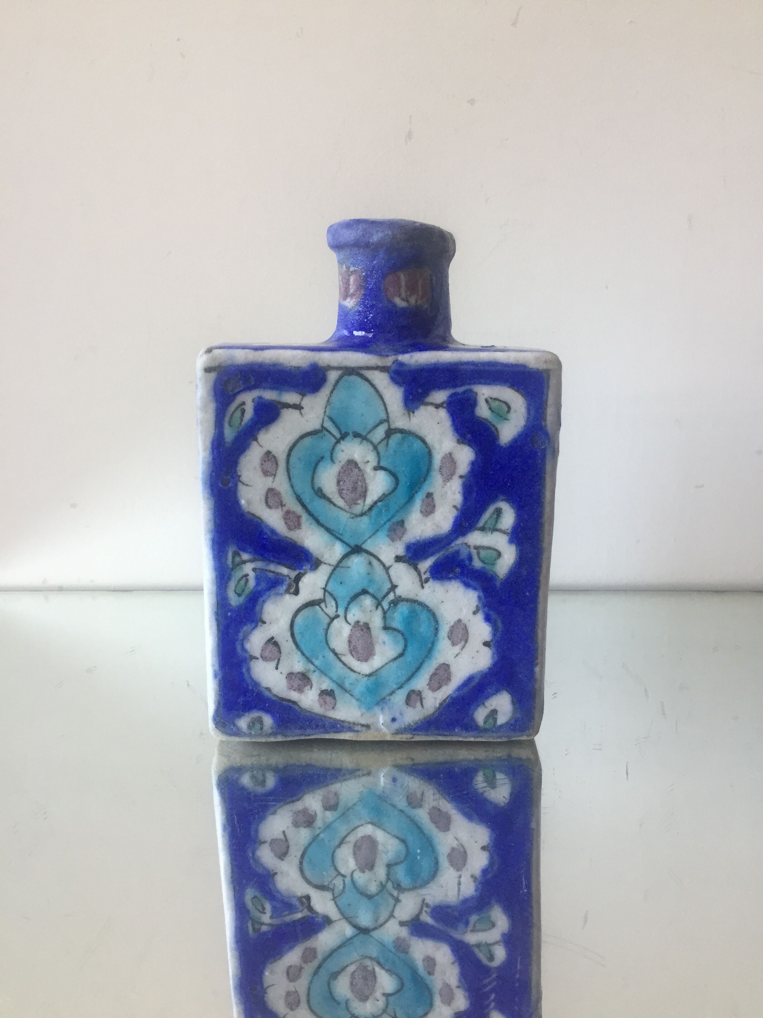 Islamic art ceramic vase in Iznik style antique