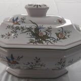 Lallier earthenware soup tureen in Moustiers