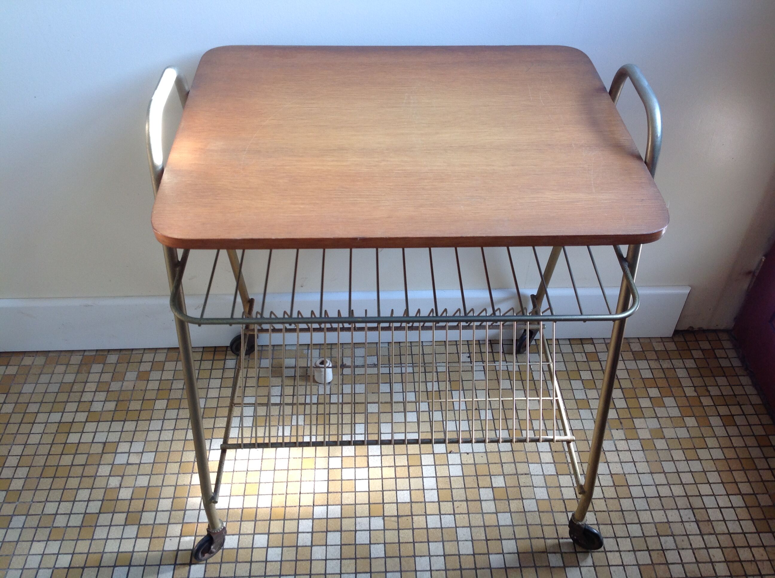 Table magazine holder
