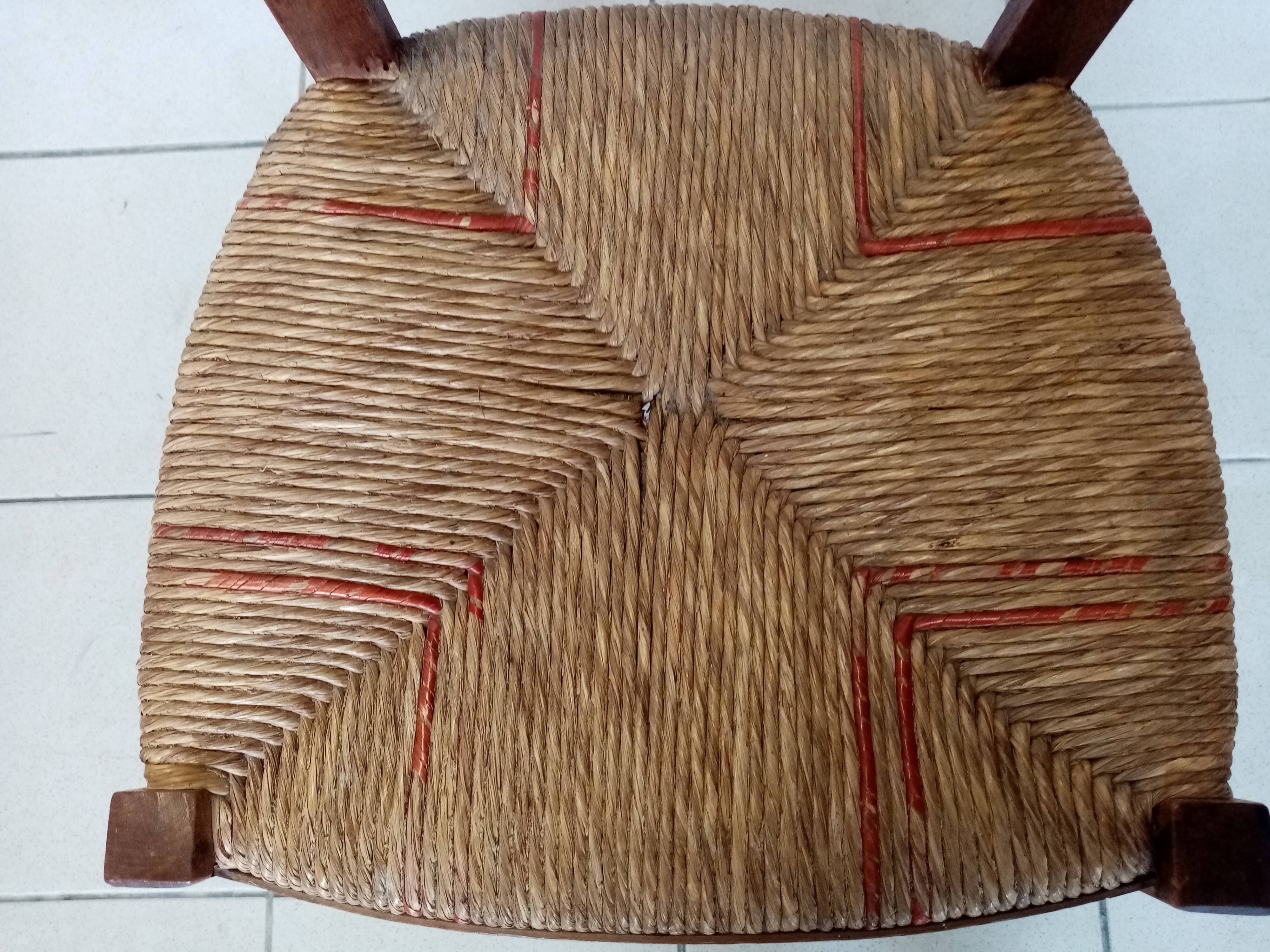 Series of 4 wooden chairs and straw