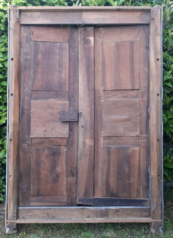 Lyon's 18th-18th-painted walnut façade rechampi