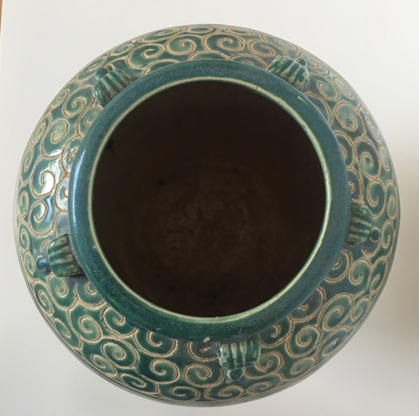 Enamelled ceramic vase with handcrafted decoration