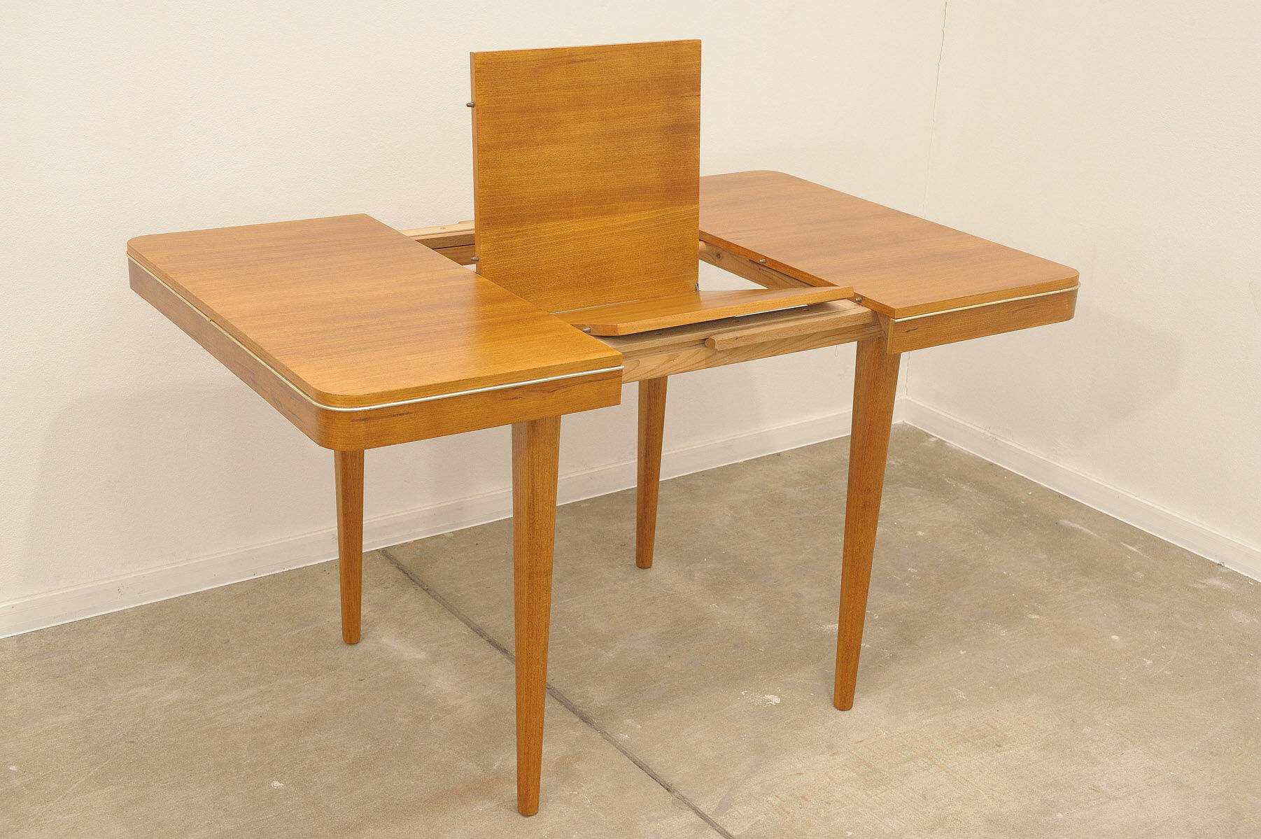 Fully renovated midcentury dining table by Jitona 1960´s, Czechoslovakia