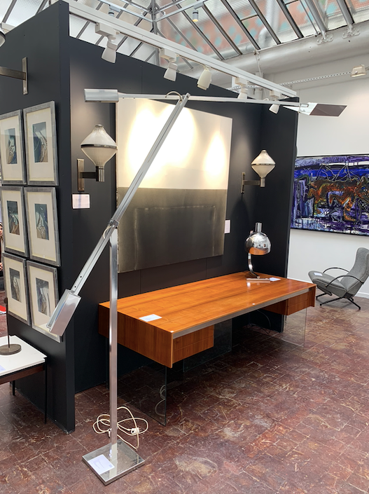 Giraffe Angelo Brotto lamppost