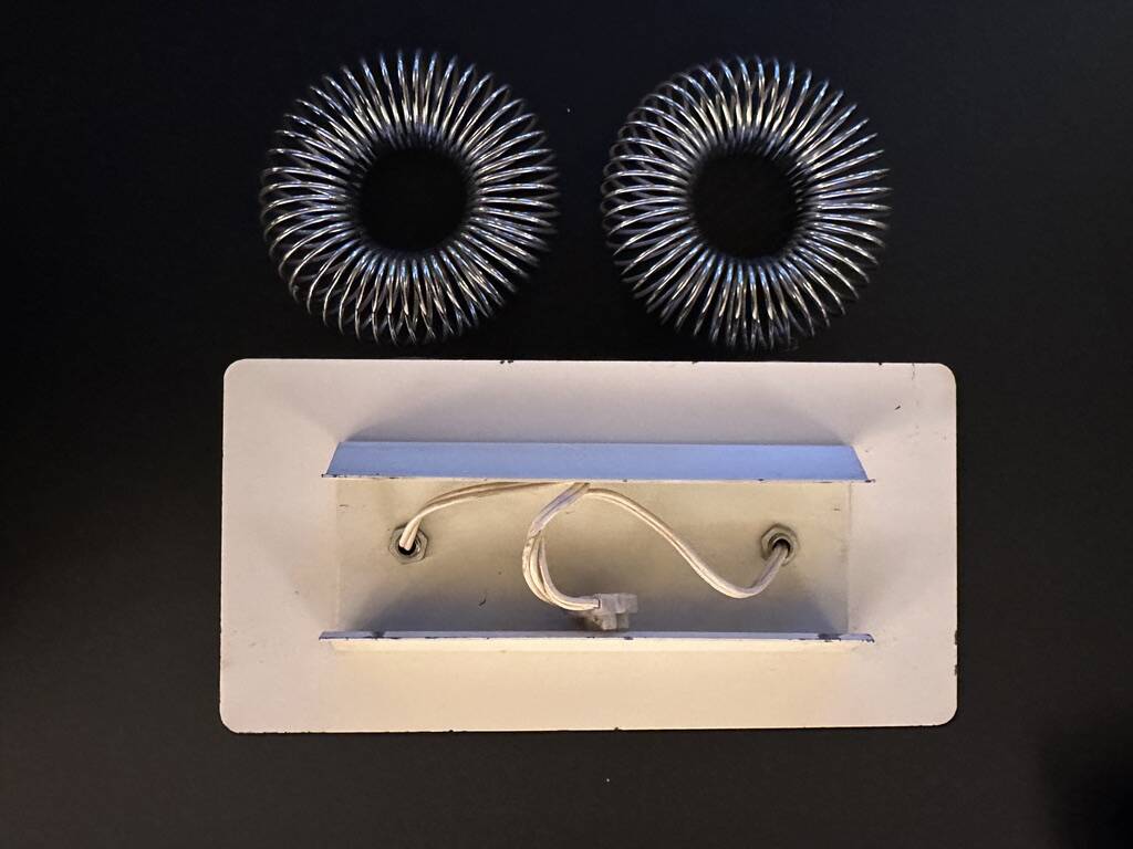 Double "spring" wall light Andréa Lazzari. Vintage.