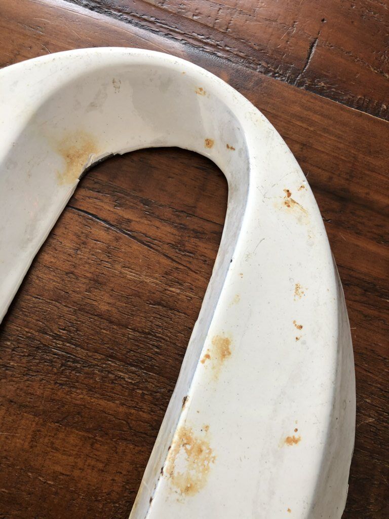 Letter Q - Enamelcast cast iron sign / Godin