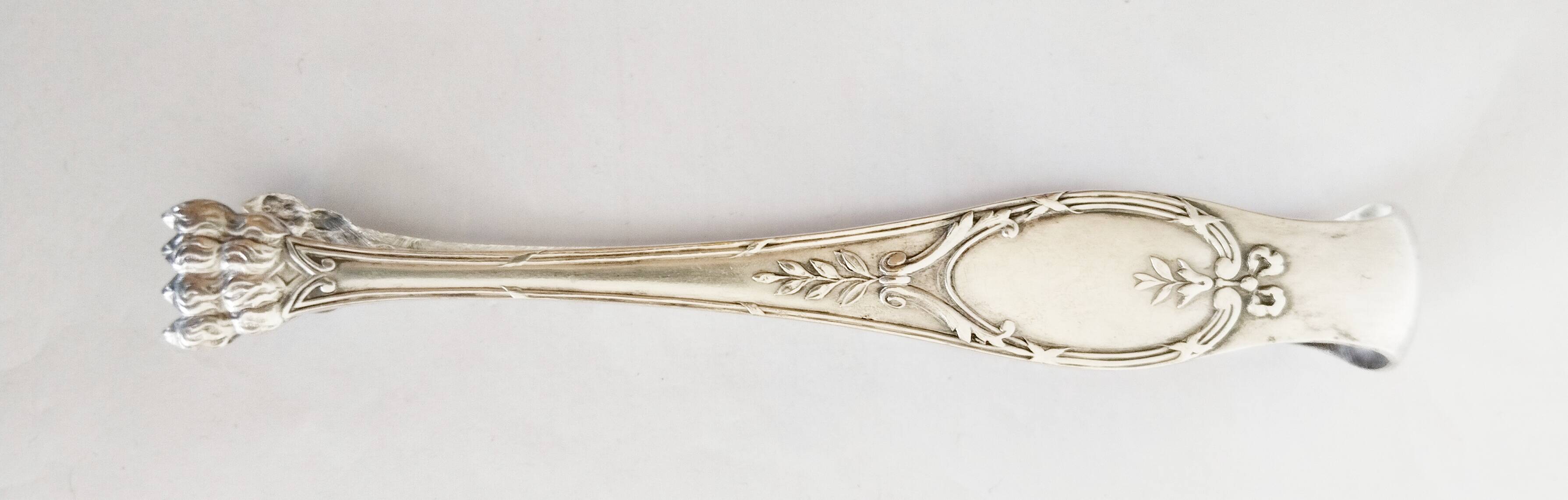 Silver-plated metal sugar or ice cube tongs, lion paws (ref 4)