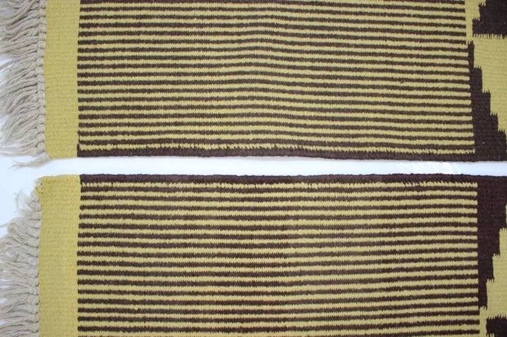 Paire de petits tapis kilim géométriques des années 1960