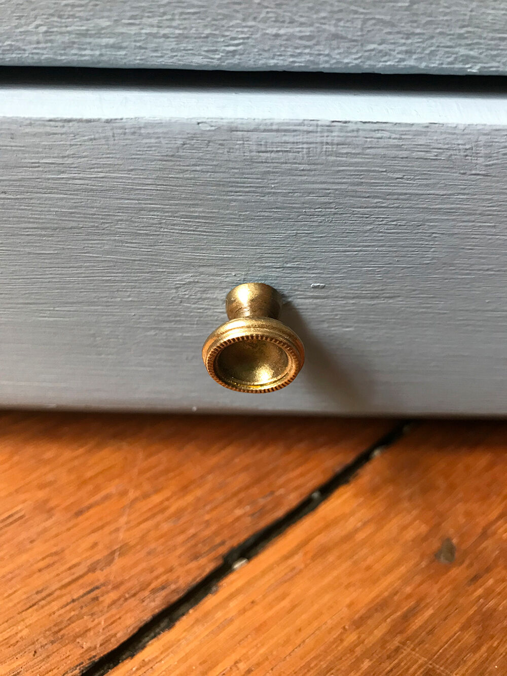 Pharmacy cabinet from the 1930s