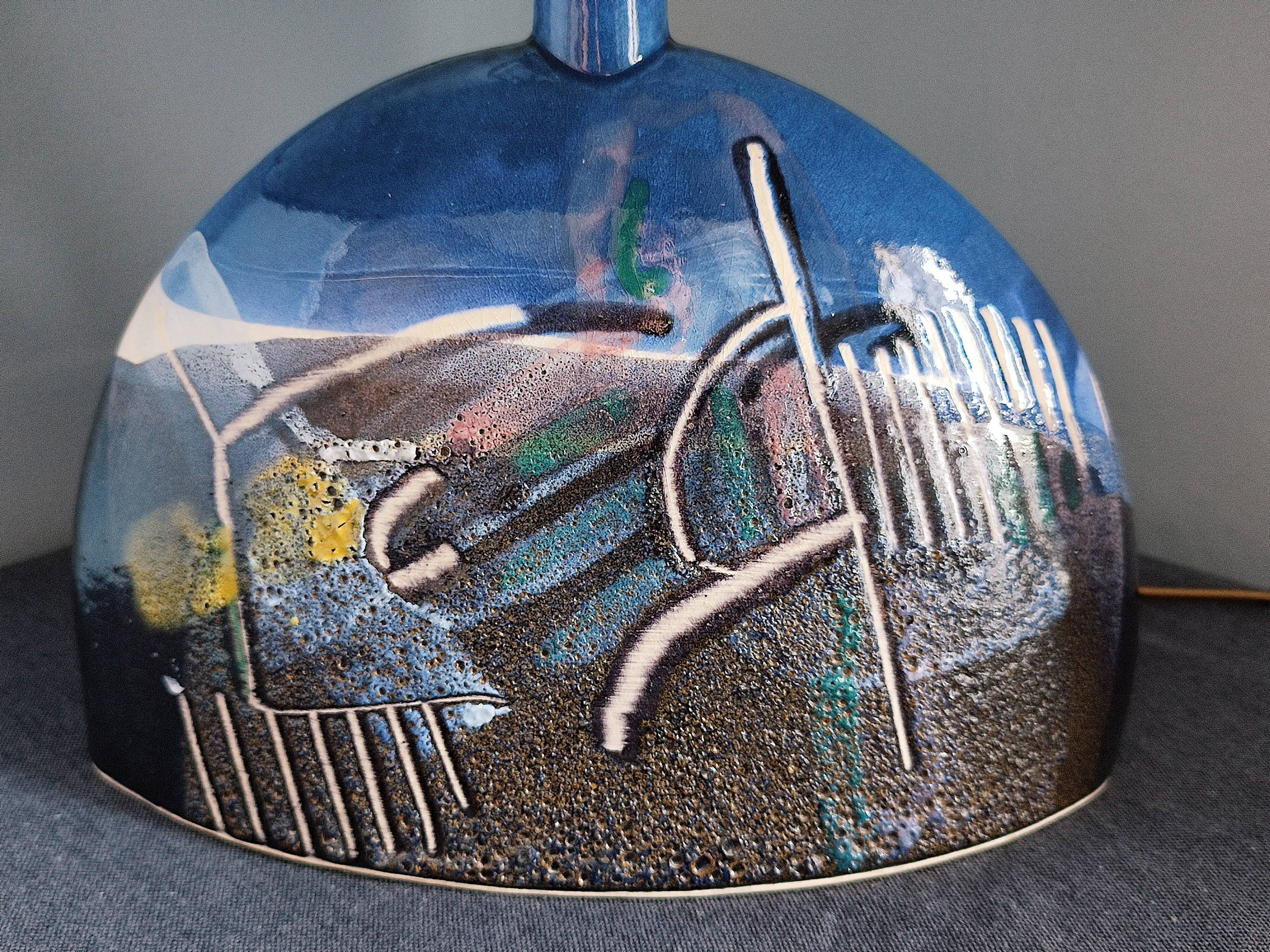 Table lamp with its vintage ceramic lampshade