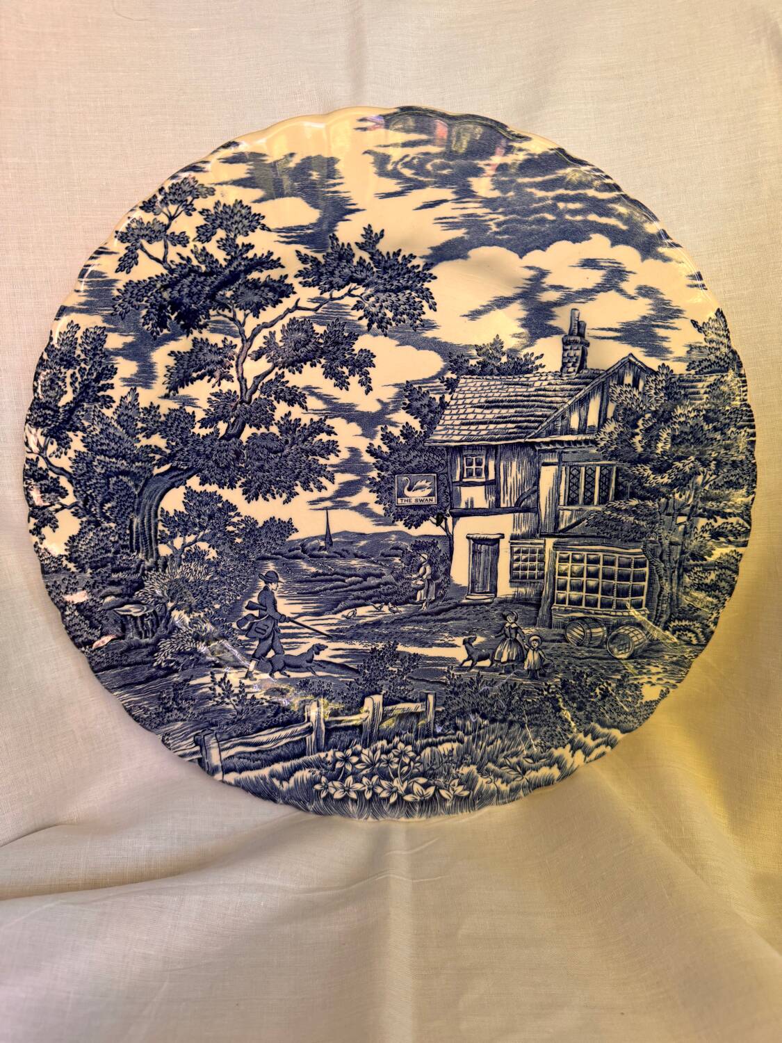 Grand plat de service bleu The Hunter de Myott