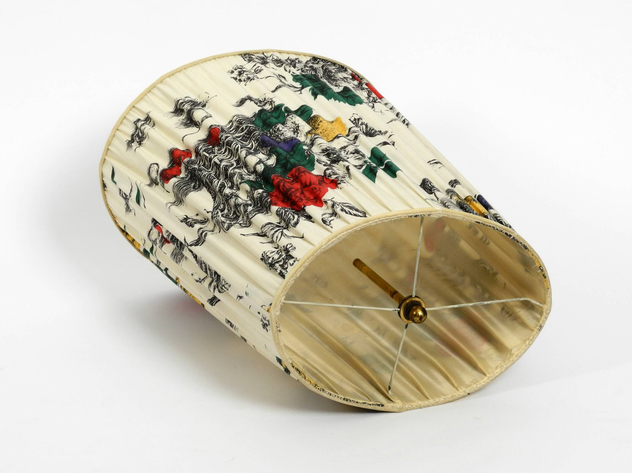 Large elegant 1960s KPM table lamp in porcelain and pleated silk lampshade