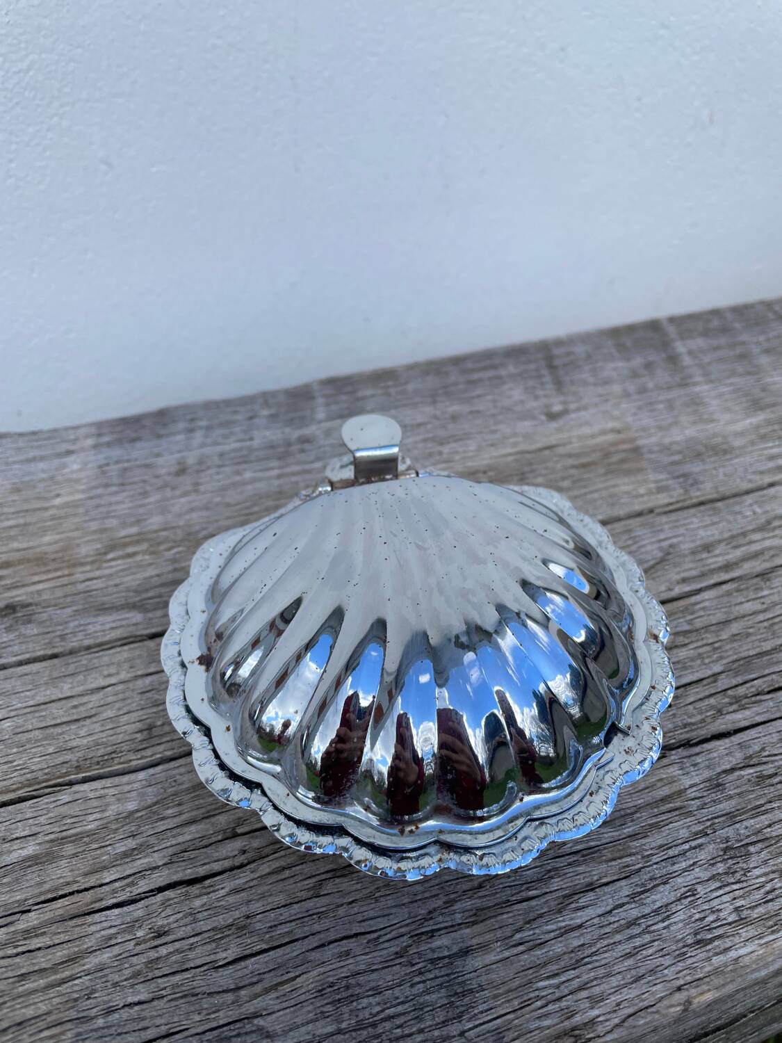 Silver-plated metal shell butter dish