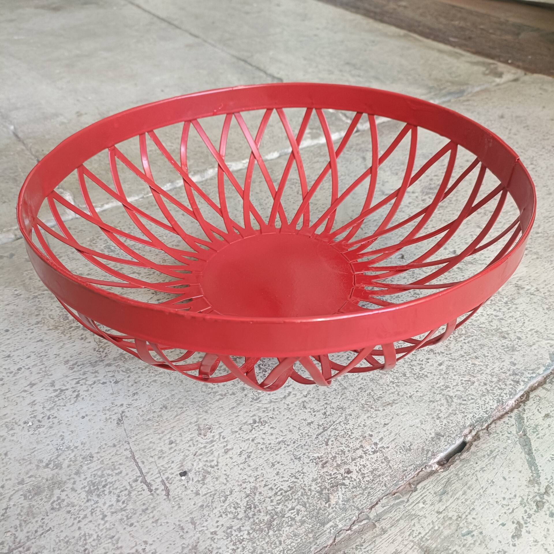 Corbeille métal rouge vintage