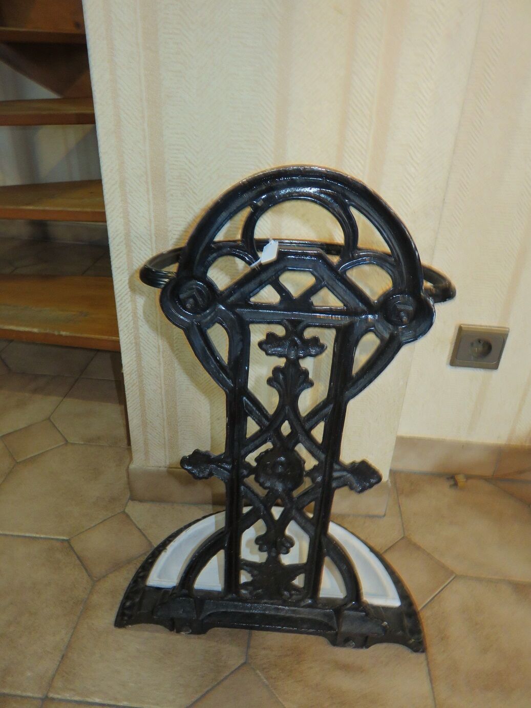 Cast iron umbrella stand
