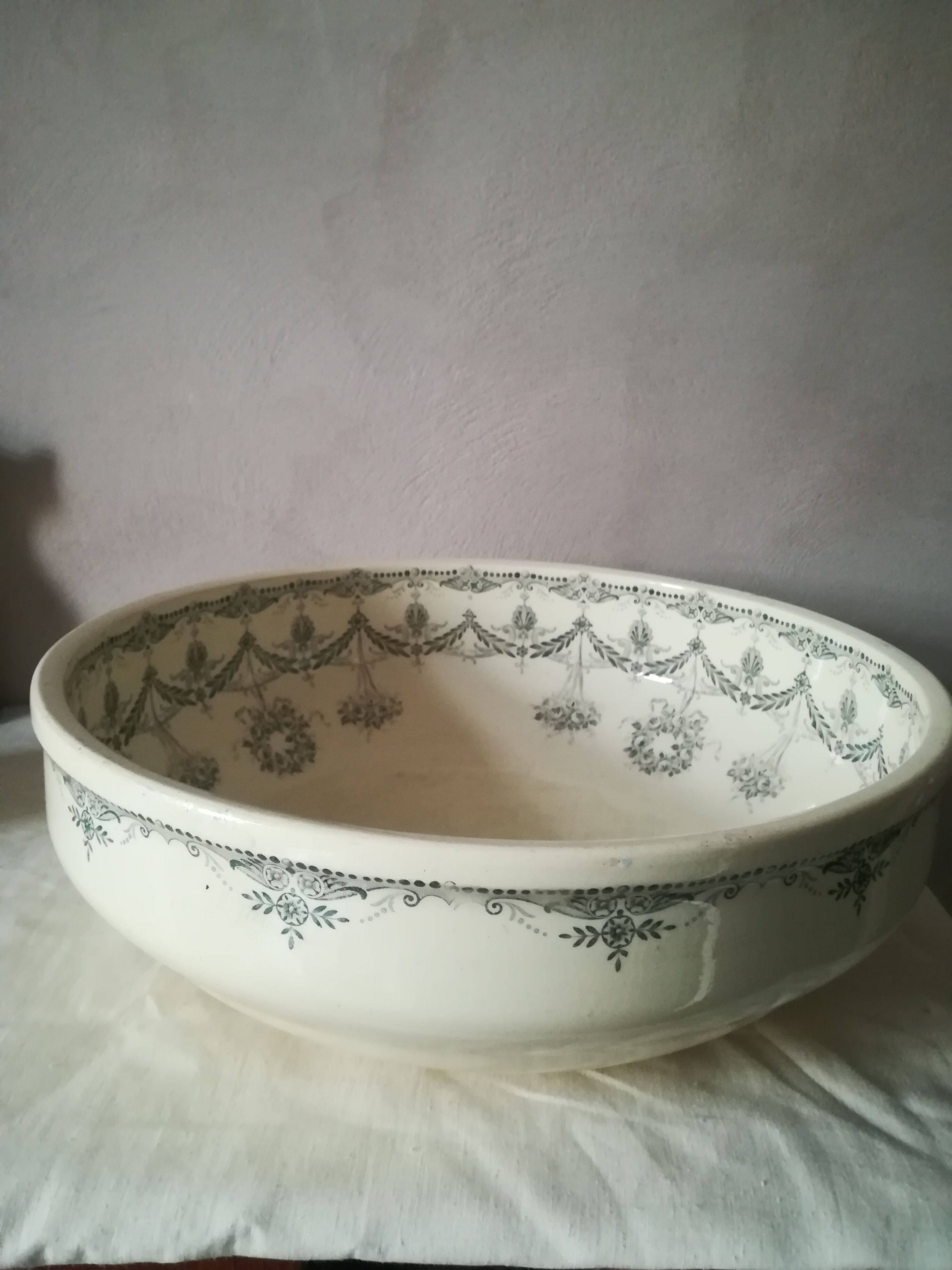 Saladier iron earth H. Boulenger and cie