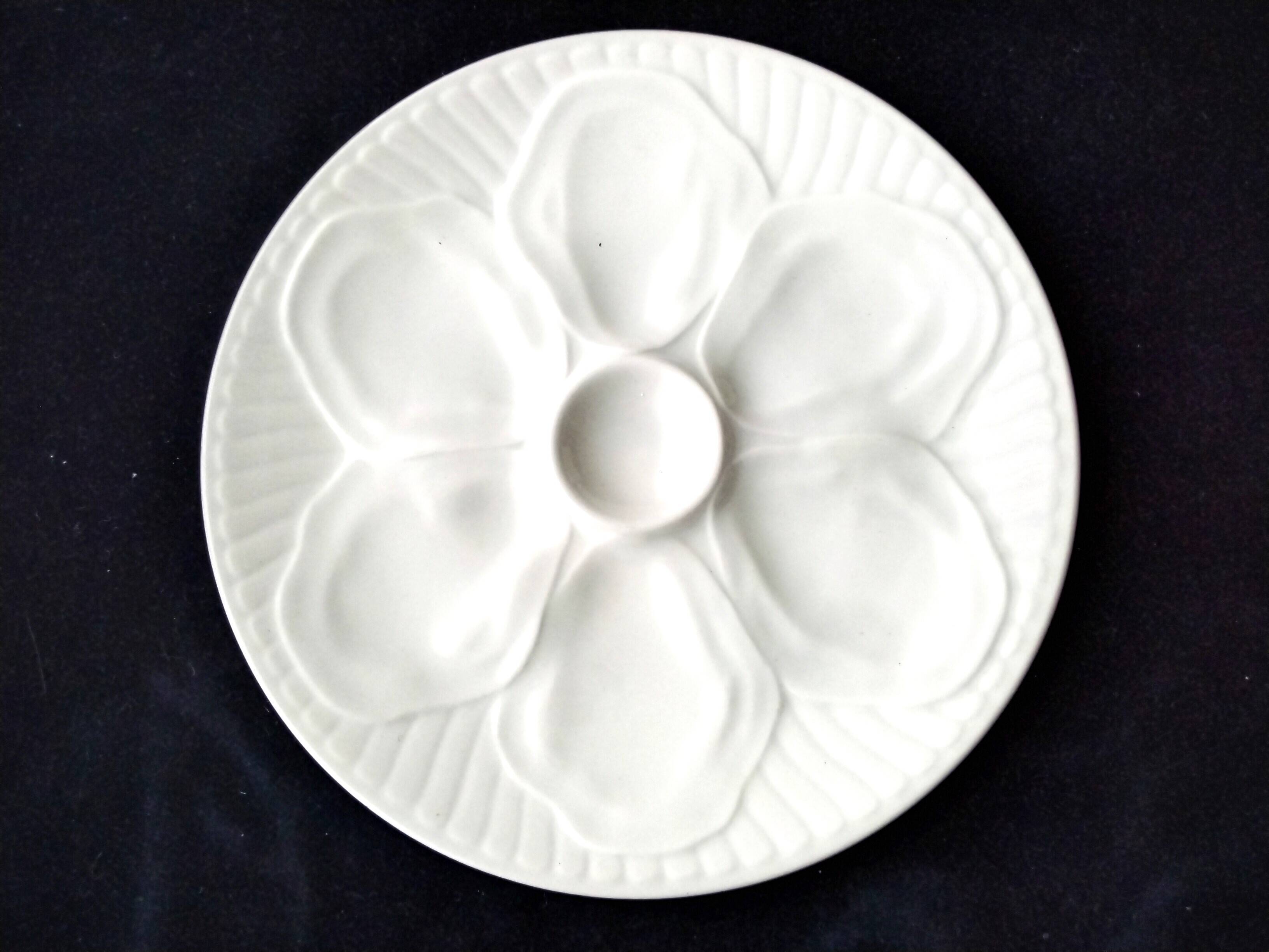 2 Boch La Louvière ceramic oyster plates