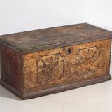Ancien coffre en bois massif doré daté de 1846 #86