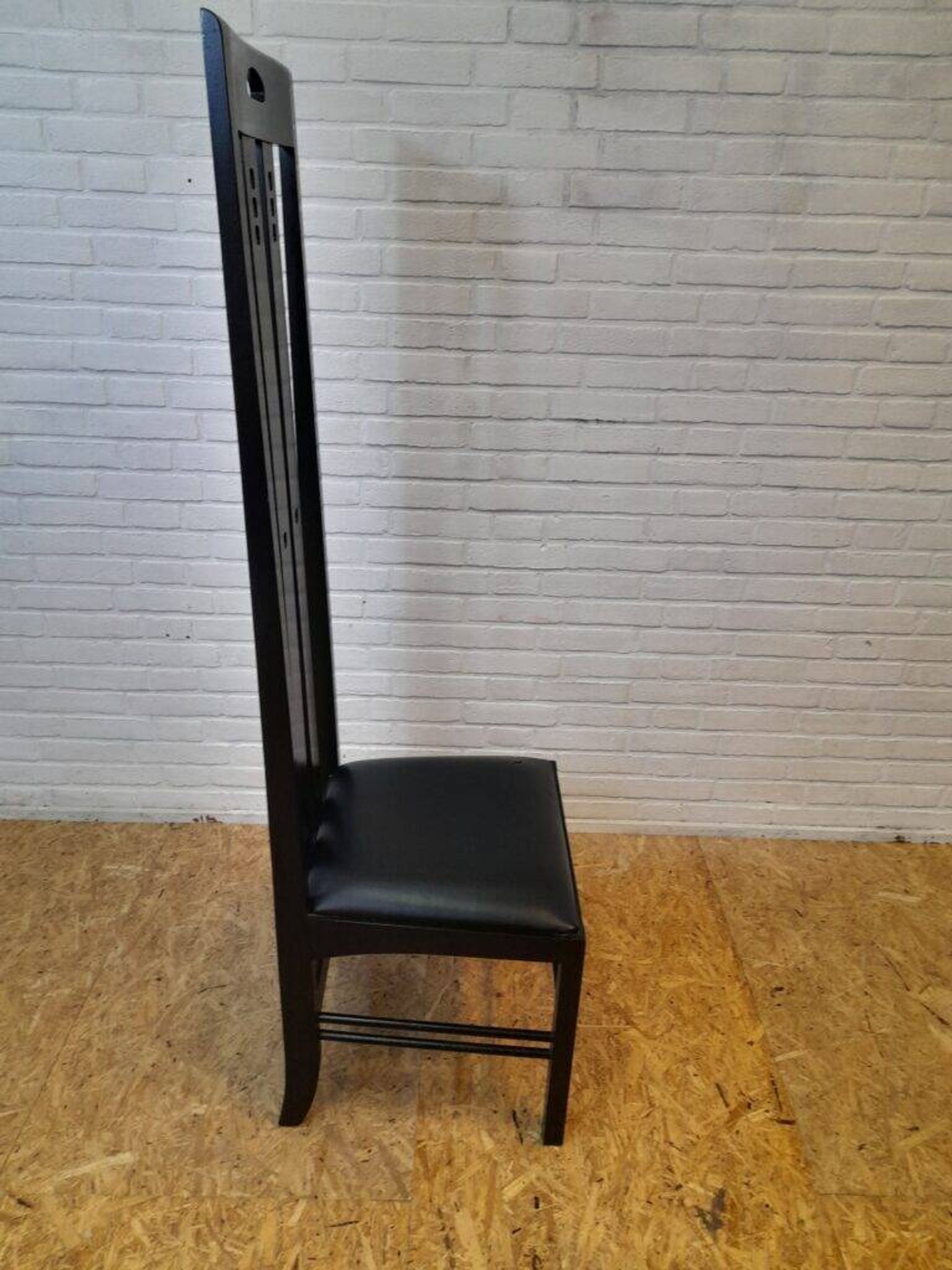 Set of 4 Ingram chairs by Charles Rennie Mackintosh