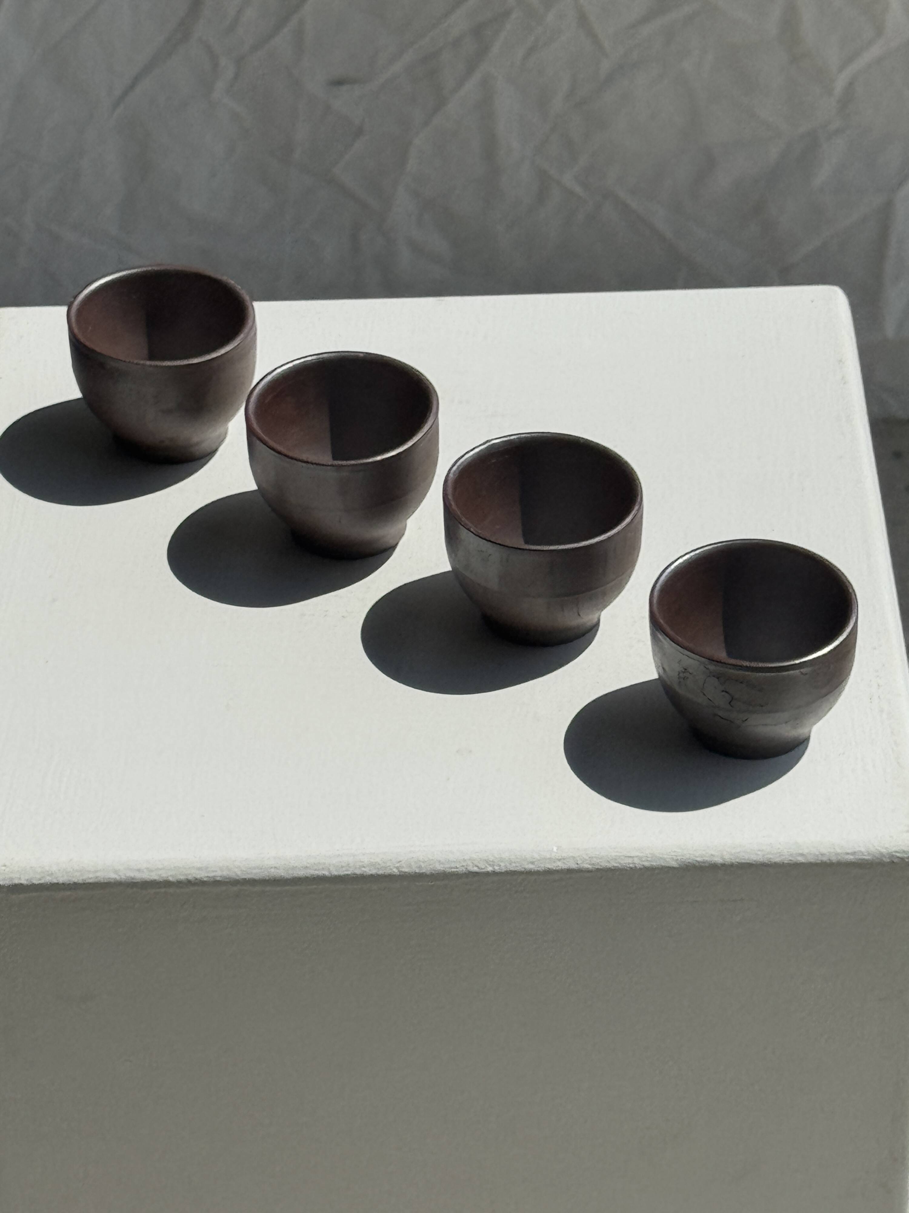 Set of 4 Turgie brown stoneware mini mugs with glossy glaze