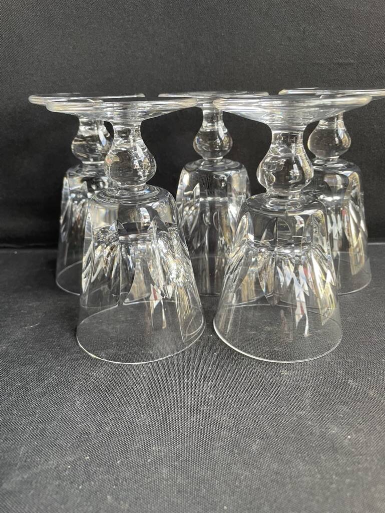 2899 – 5 Saint Louis wine glasses Jersey service In strong cut crystal