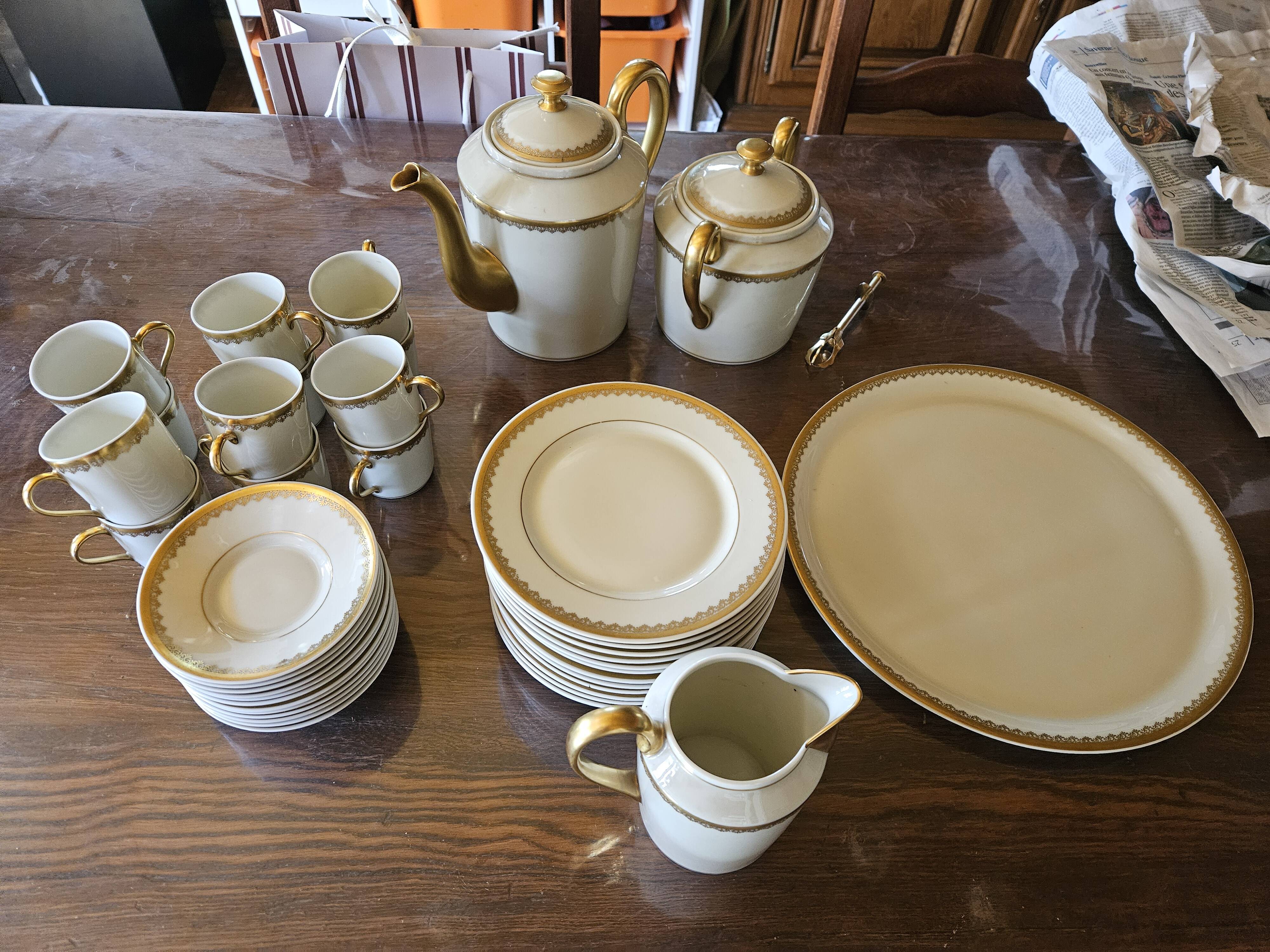 Old service A. Lanternier & Cie Limoges, 41 pieces, circa 1920/40.