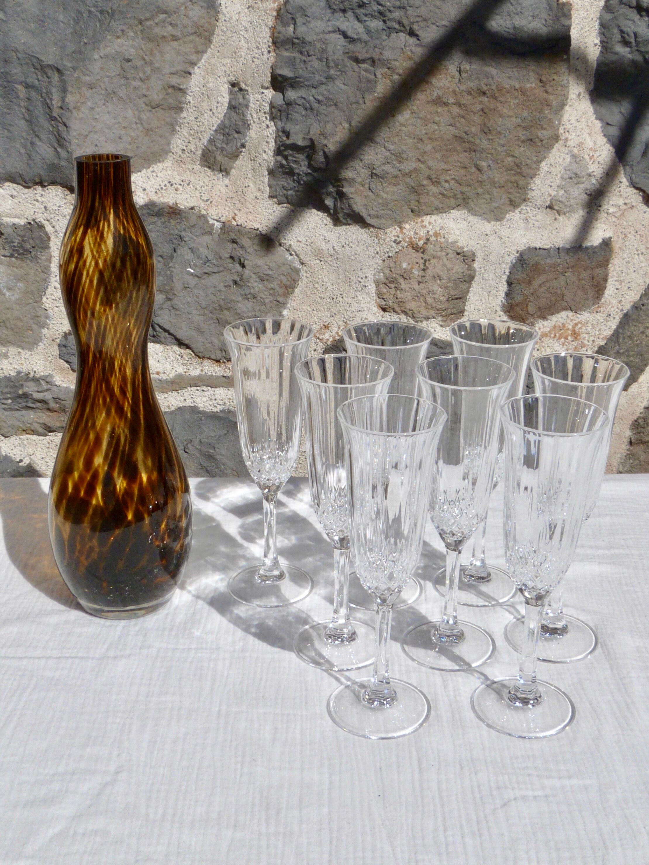 Set of 8 champagne flutes in cut crystal