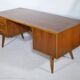 Bureau de direction en noyer, années 1960