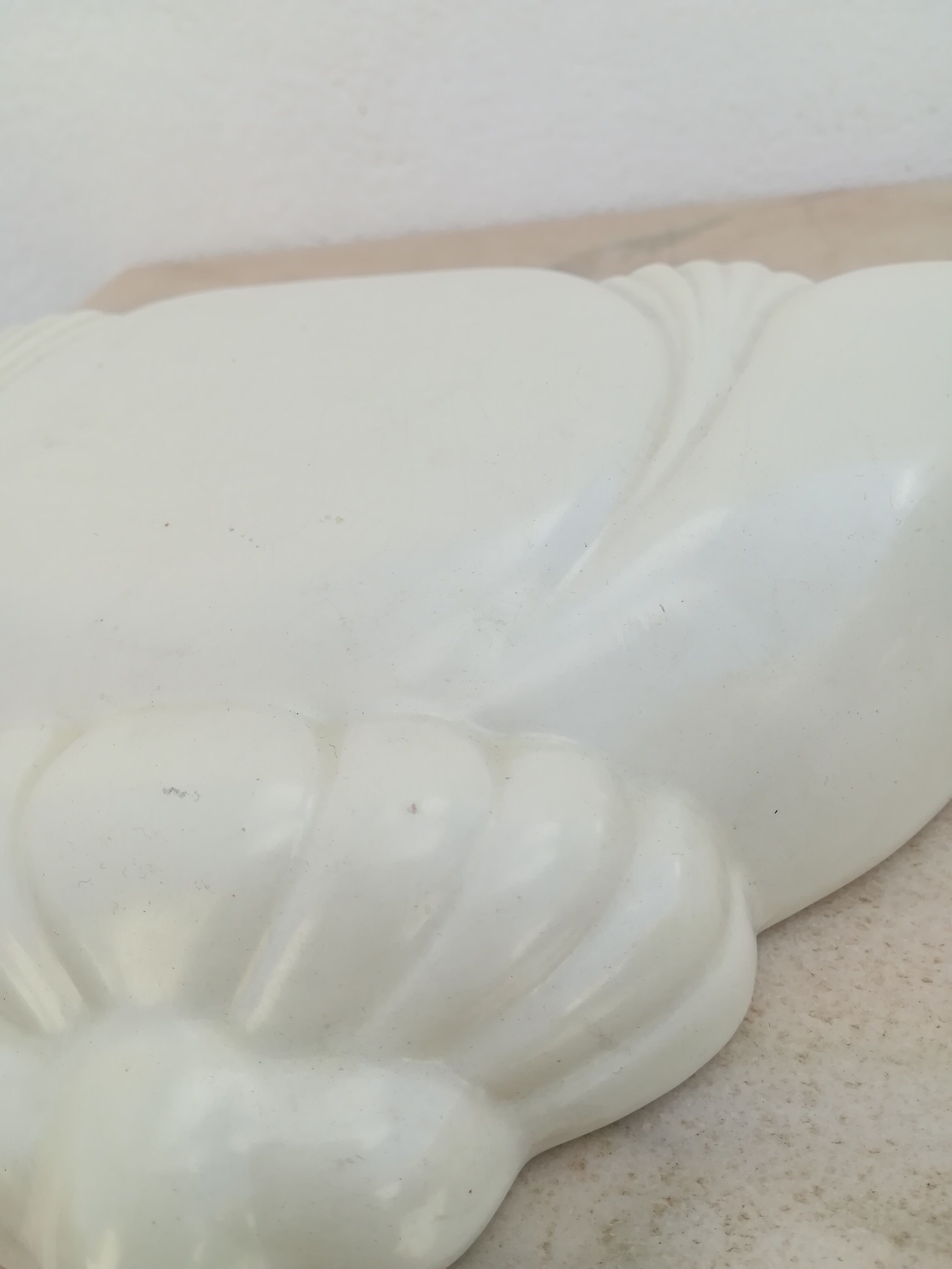 Pearly wall vase