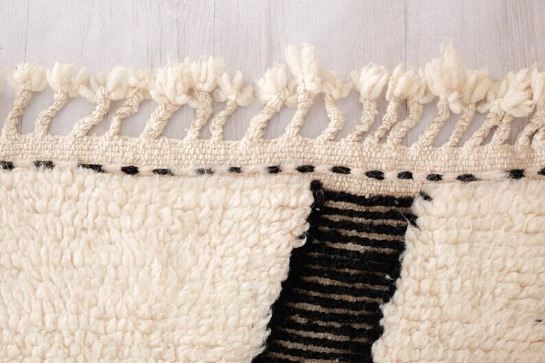 Handmade Beni Ouraine rug, size 150 x 250 cm