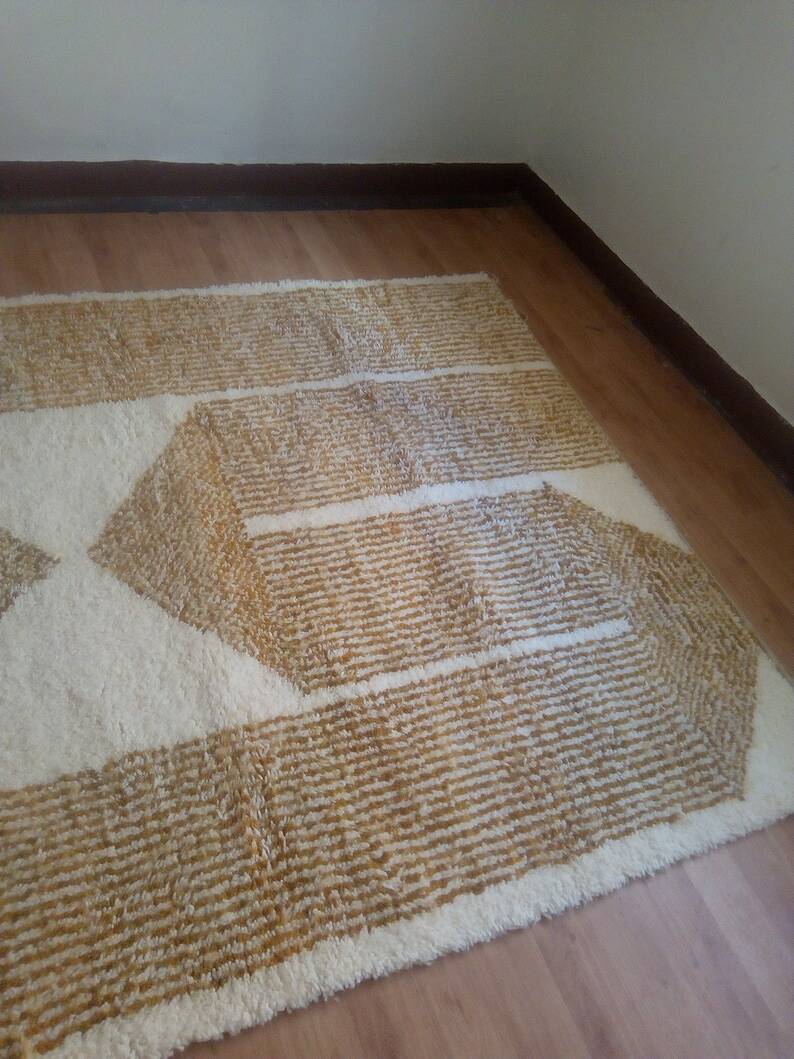 Handmade Moroccan rug, Berber wool rug 150/250cm.