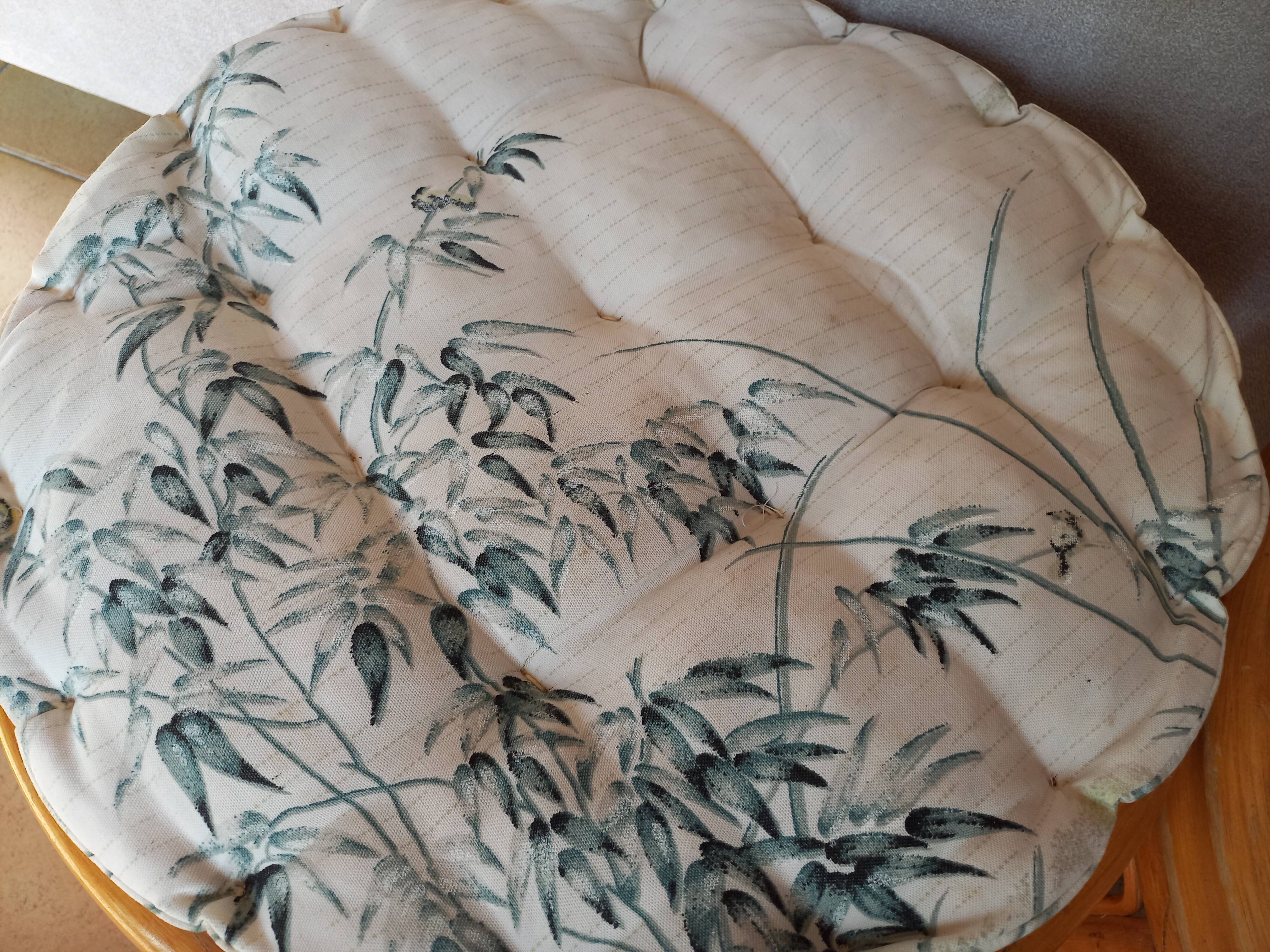 2 poufs en rotin vintage des années 70-80
