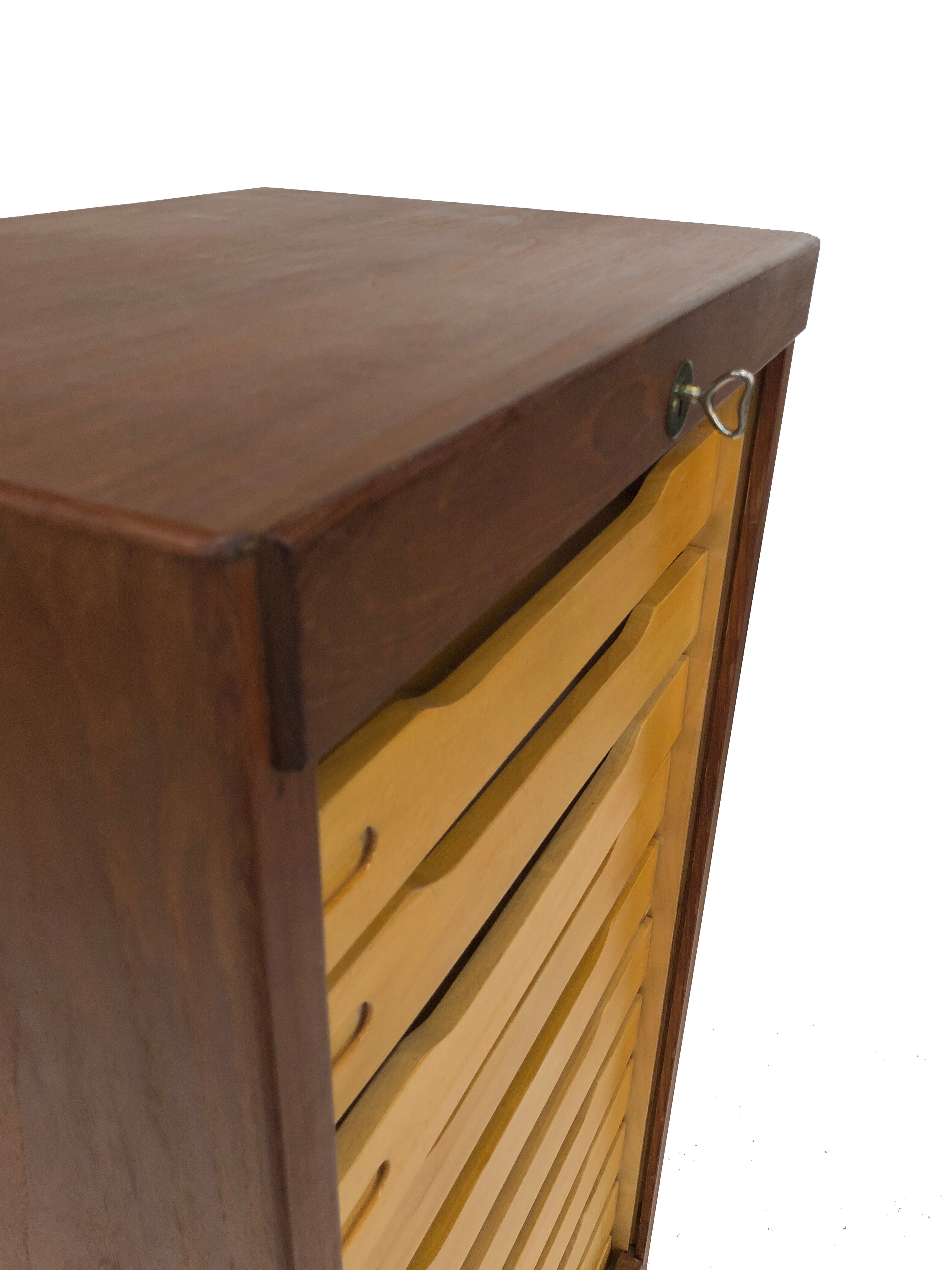 Vintage Danish design cabinet in teak veneer