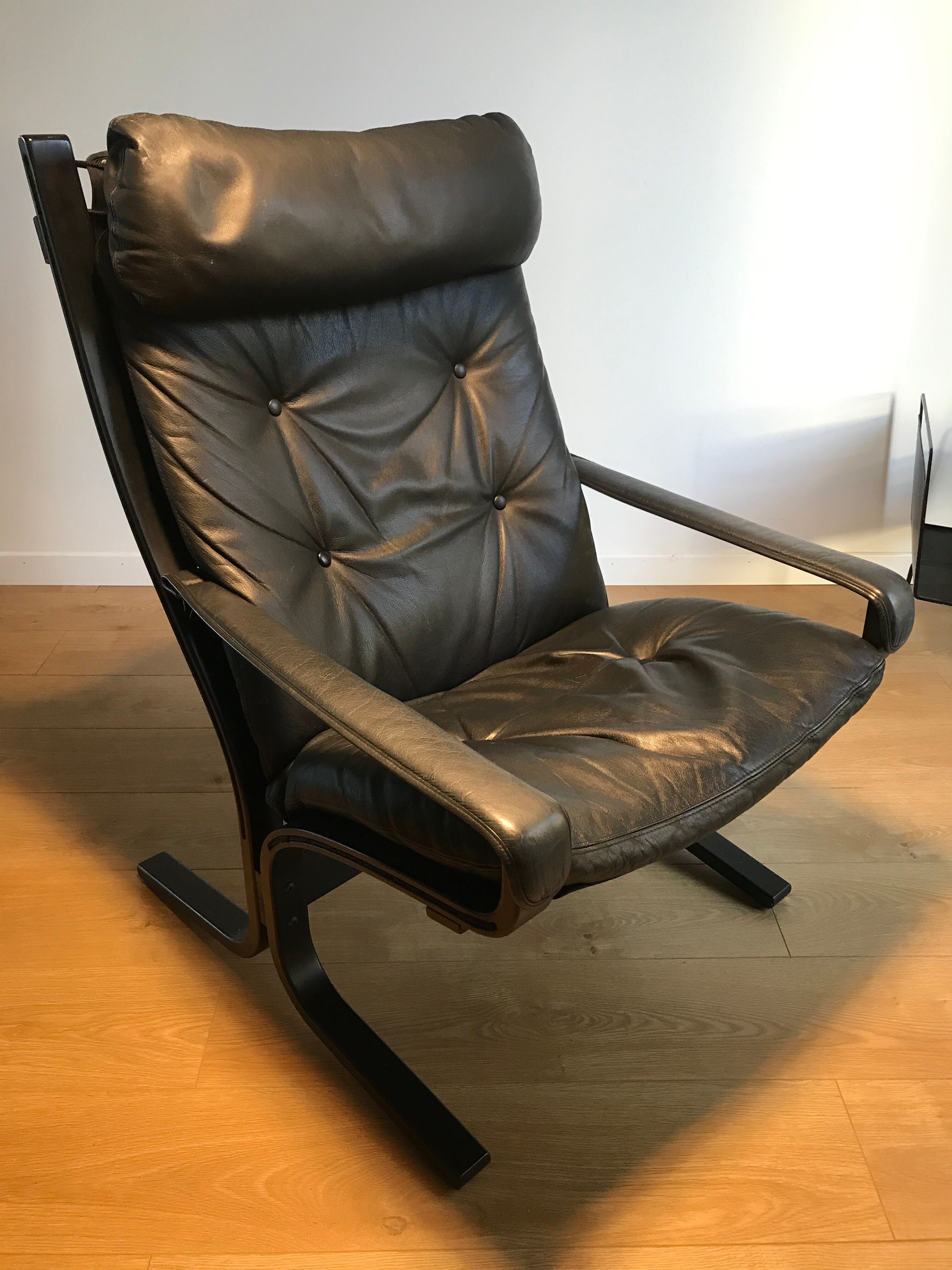 LOUNGE ARMCHAIR SIESTA BLACK LEATHER BY INGMAR RELLING FOR WESTNOFA