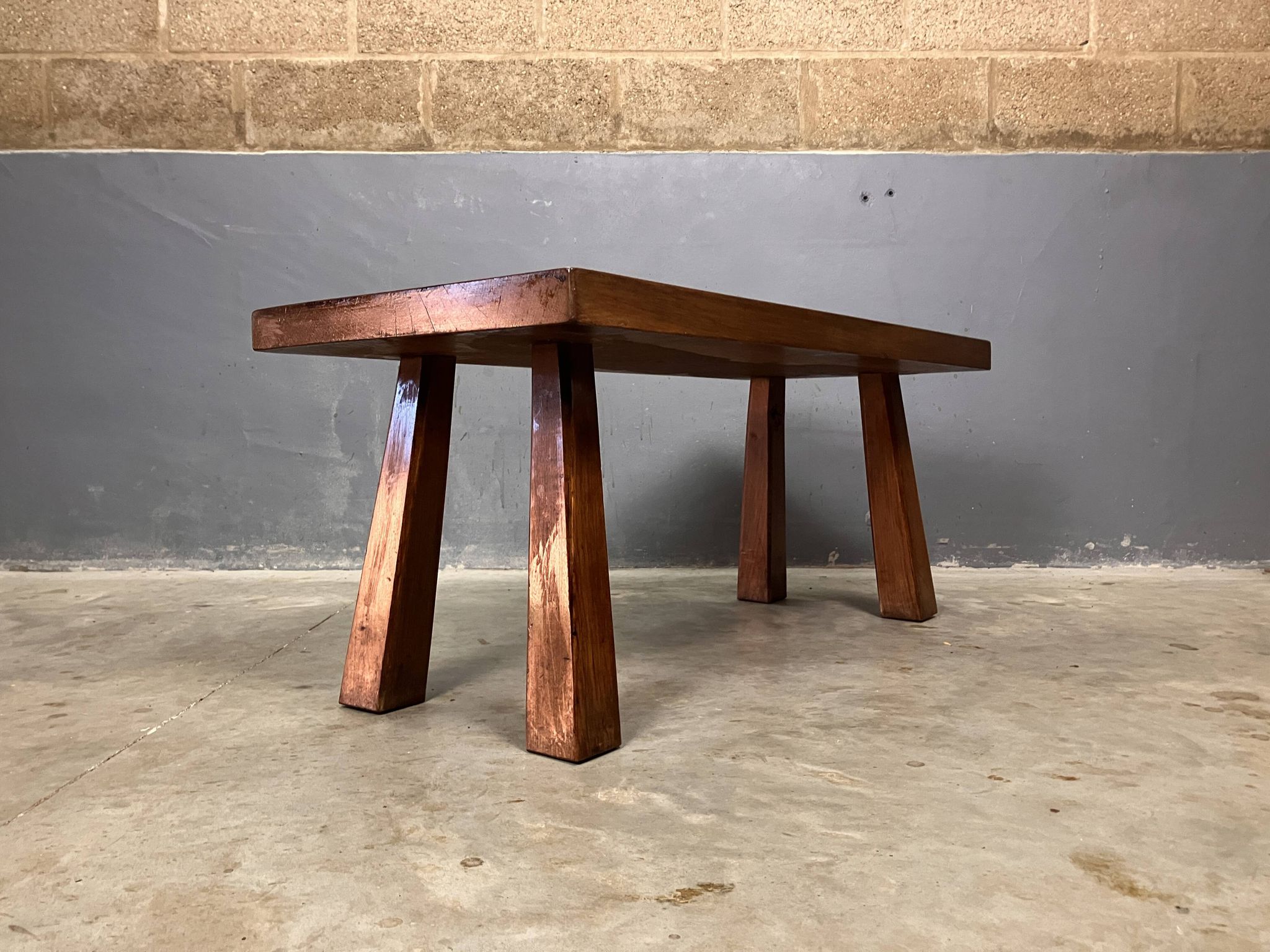 Table d'appoint brutaliste en chêne des années 70, table basse, banc