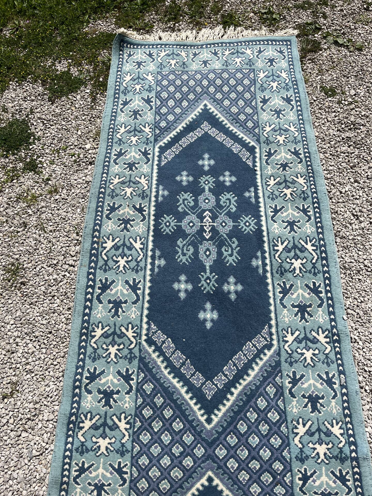 Grand tapis persan ancien 