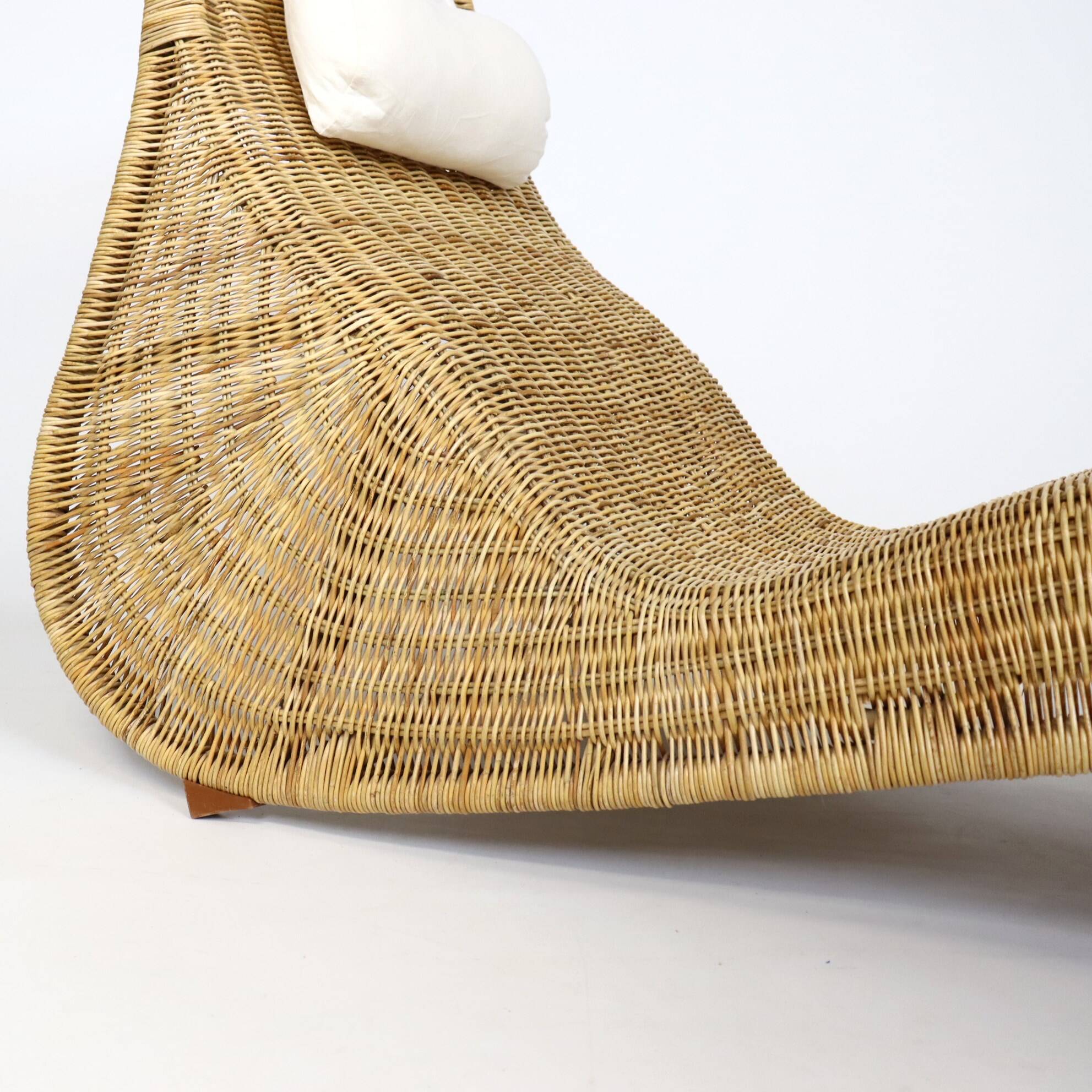 Rattan lounge chair