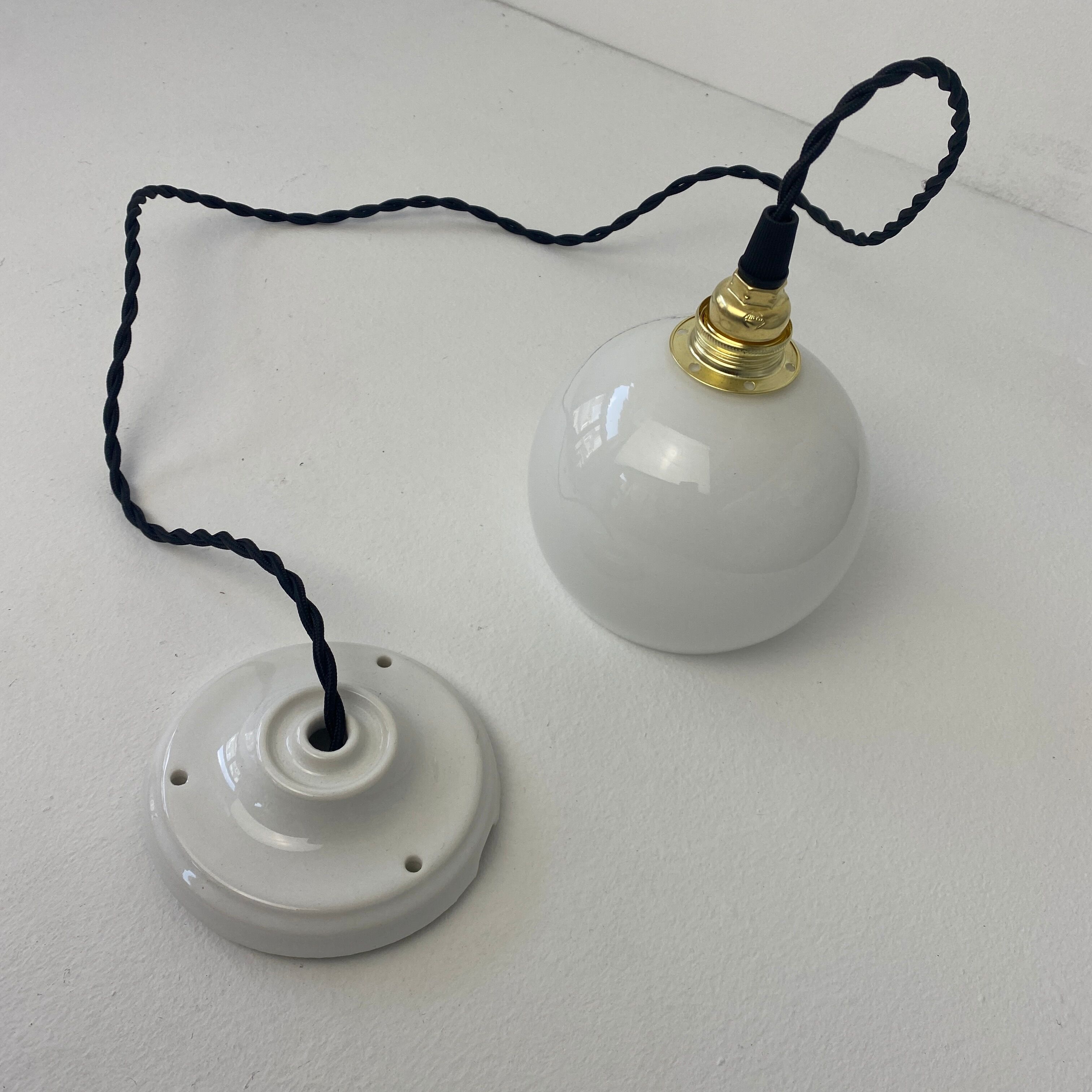 Lot 3 old suspensions in vintage opaline 12 cm