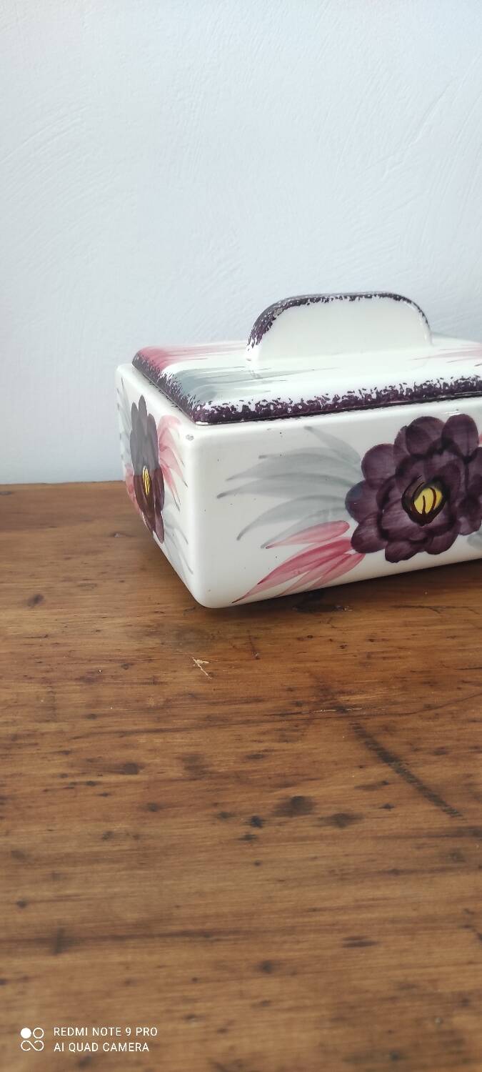 Biscuit or candy box