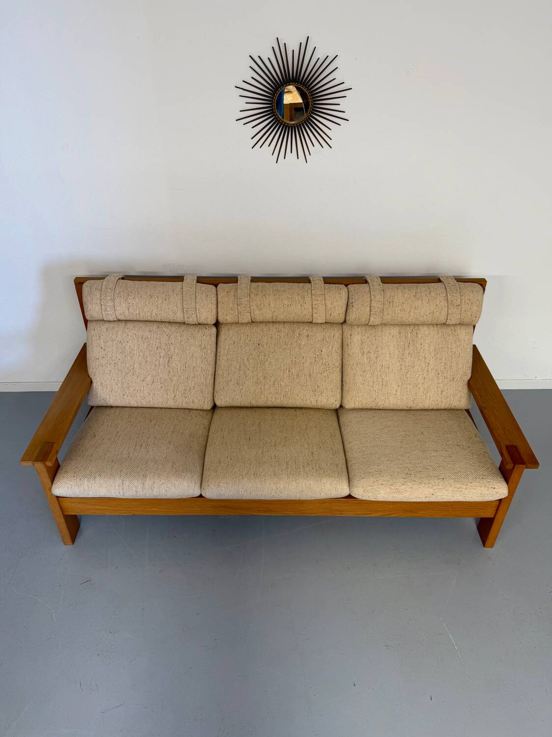 Three-seater canapé in solid oak with Scandinavian design fabric from the 1970s.