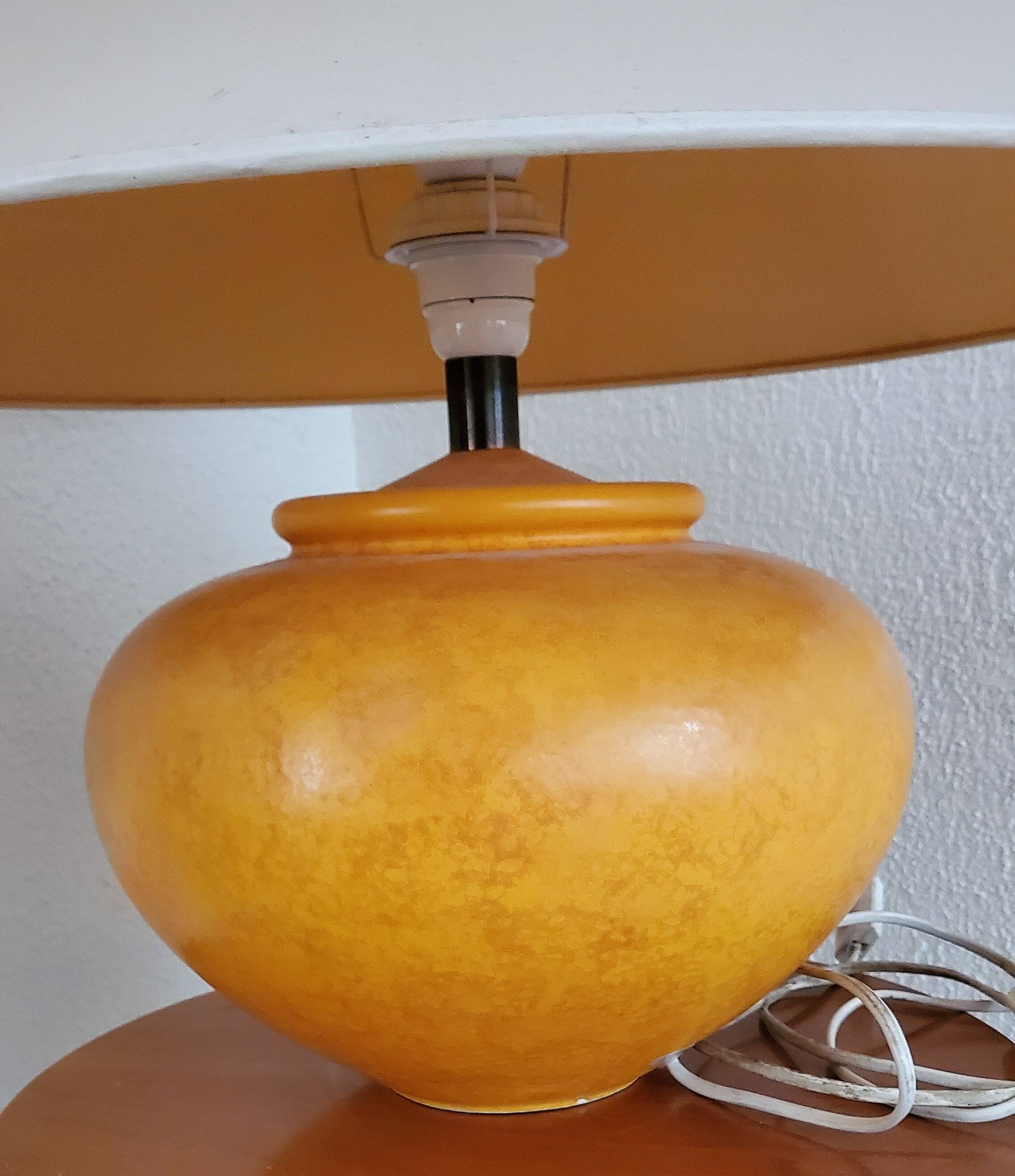 Lampe jaune en céramique