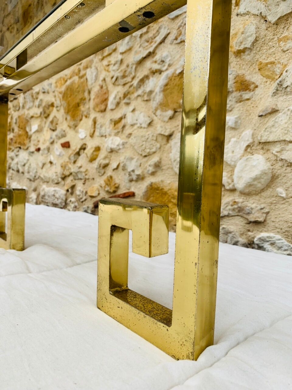 Paire de tables d’appoint laiton et verre circa 1970/80