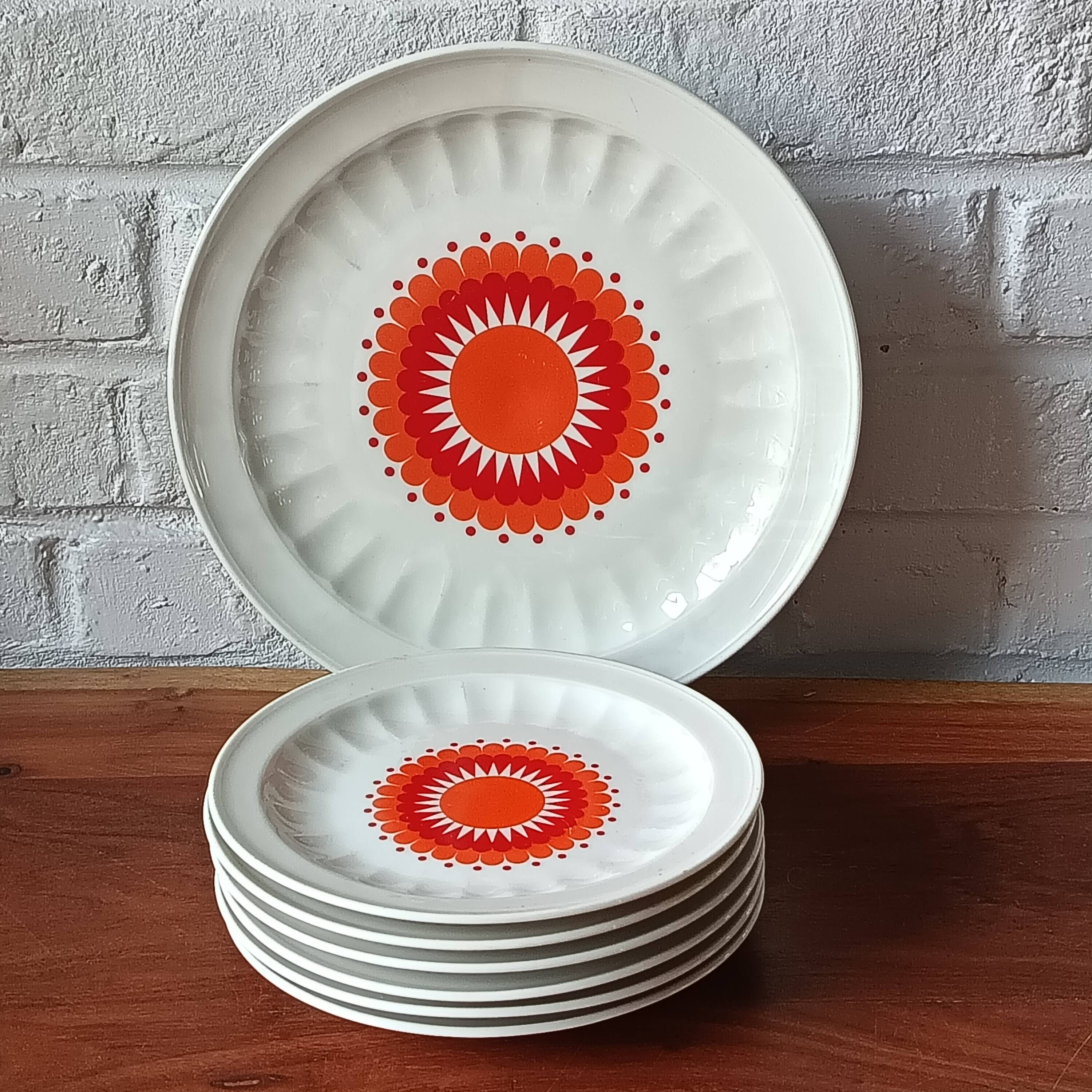 Service dessert, 6 plates and vintage porcelain dish from Germany.