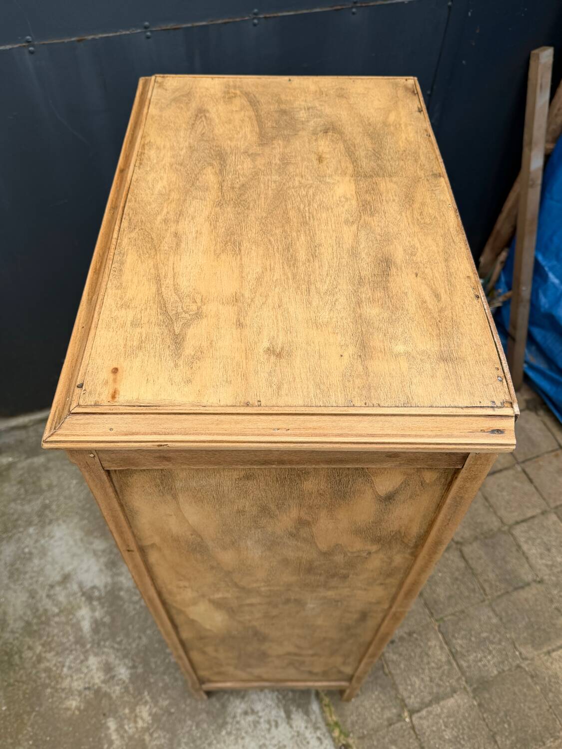 Art Deco glass-fronted Parisian buffet in raw wood