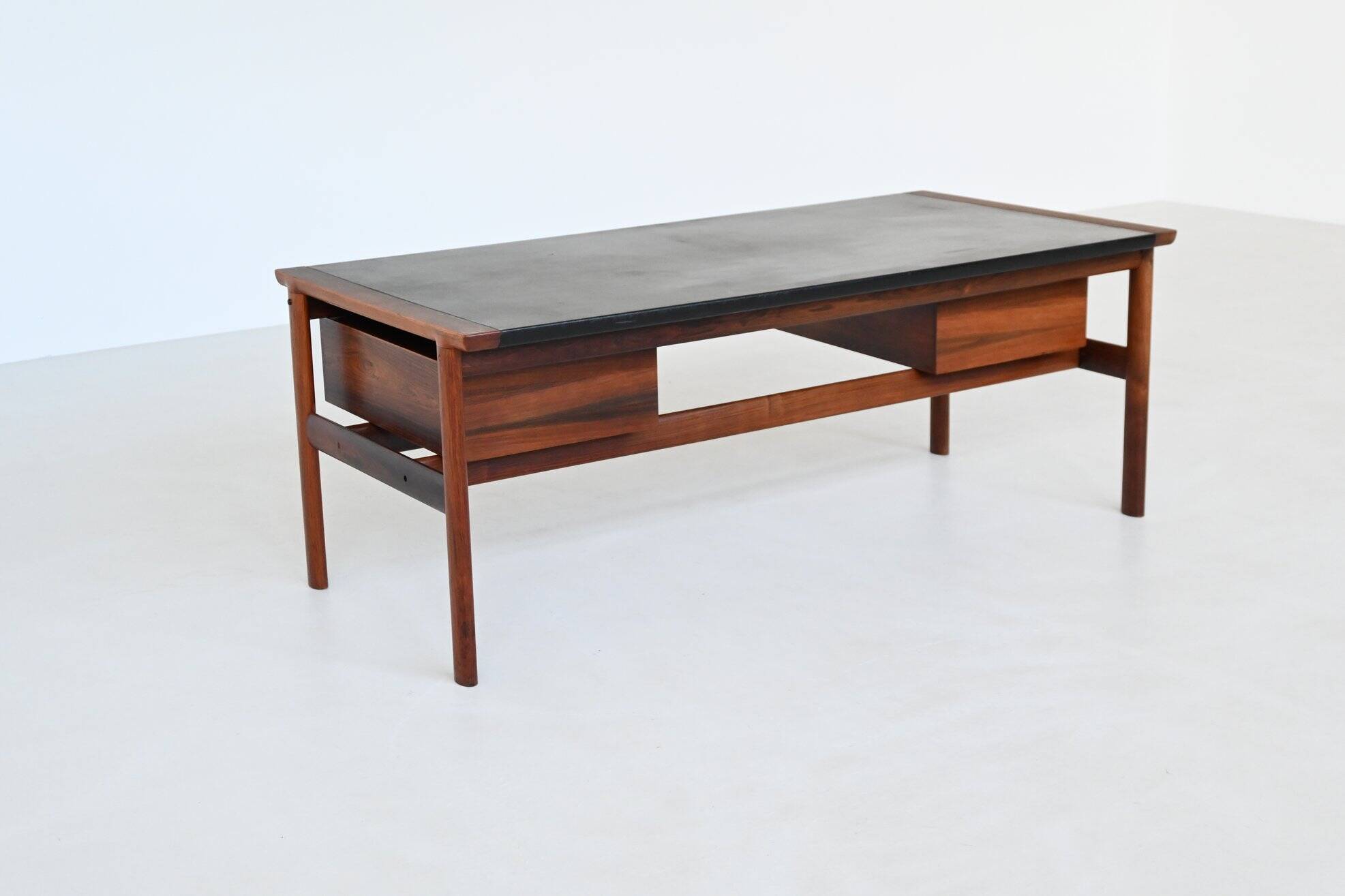 Arne Vodder desk in rosewood and leather Sibast Denmark 1960